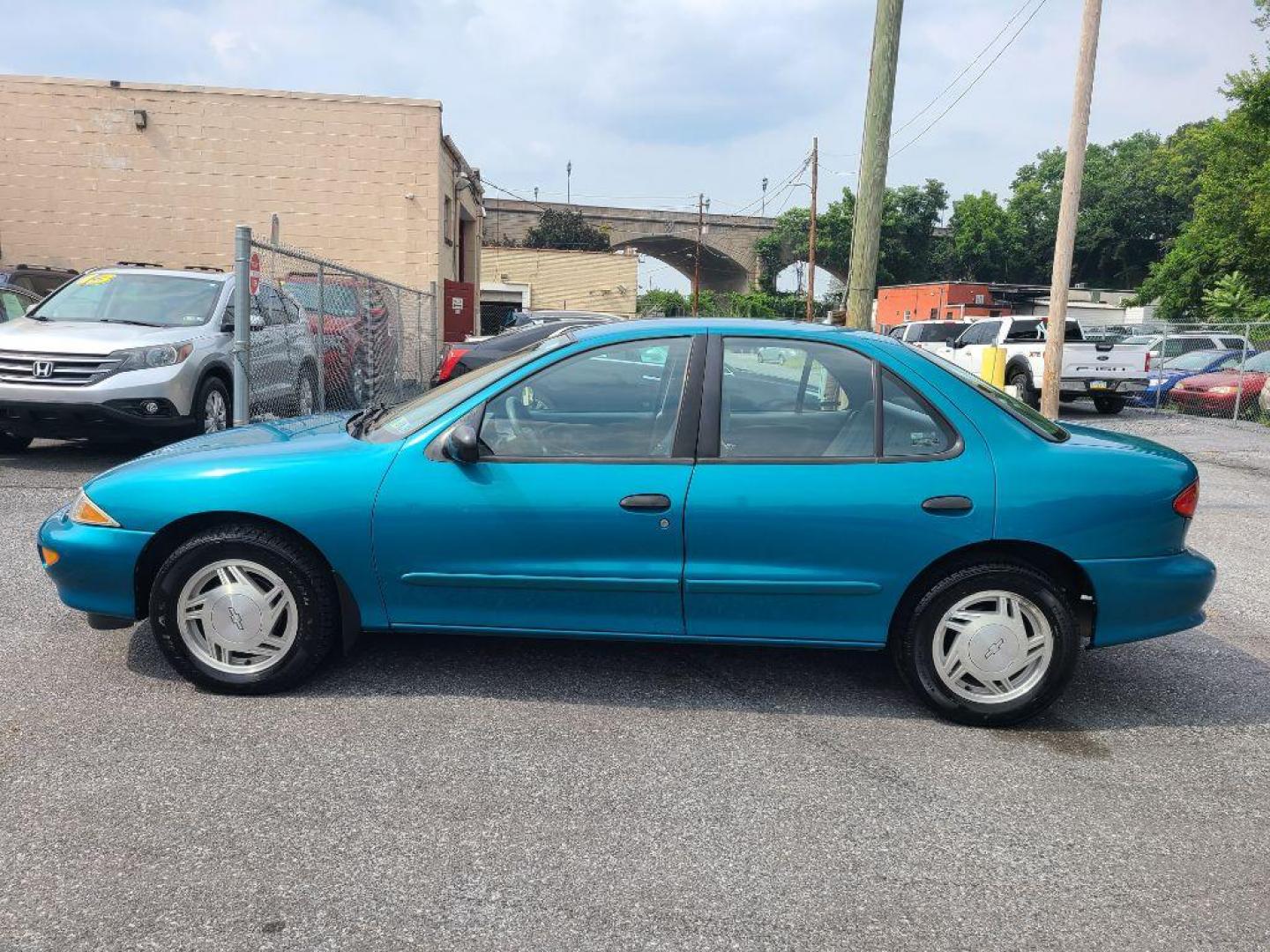 1995 GREEN CHEVROLET CAVALIER LS (1G1JF5244S7) with an 2.2L engine, Automatic transmission, located at 117 North Cameron Street, Harrisburg, PA, 17101, (717) 963-8962, 40.267021, -76.875351 - Photo#1