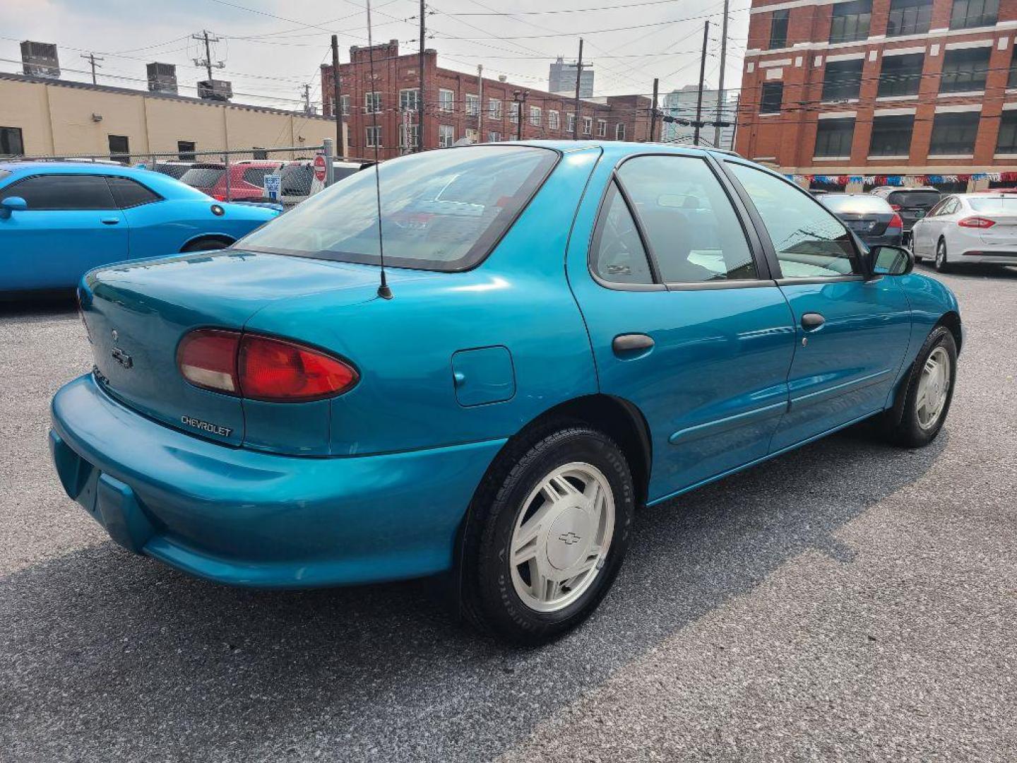 1995 GREEN CHEVROLET CAVALIER LS (1G1JF5244S7) with an 2.2L engine, Automatic transmission, located at 117 North Cameron Street, Harrisburg, PA, 17101, (717) 963-8962, 40.267021, -76.875351 - Photo#4