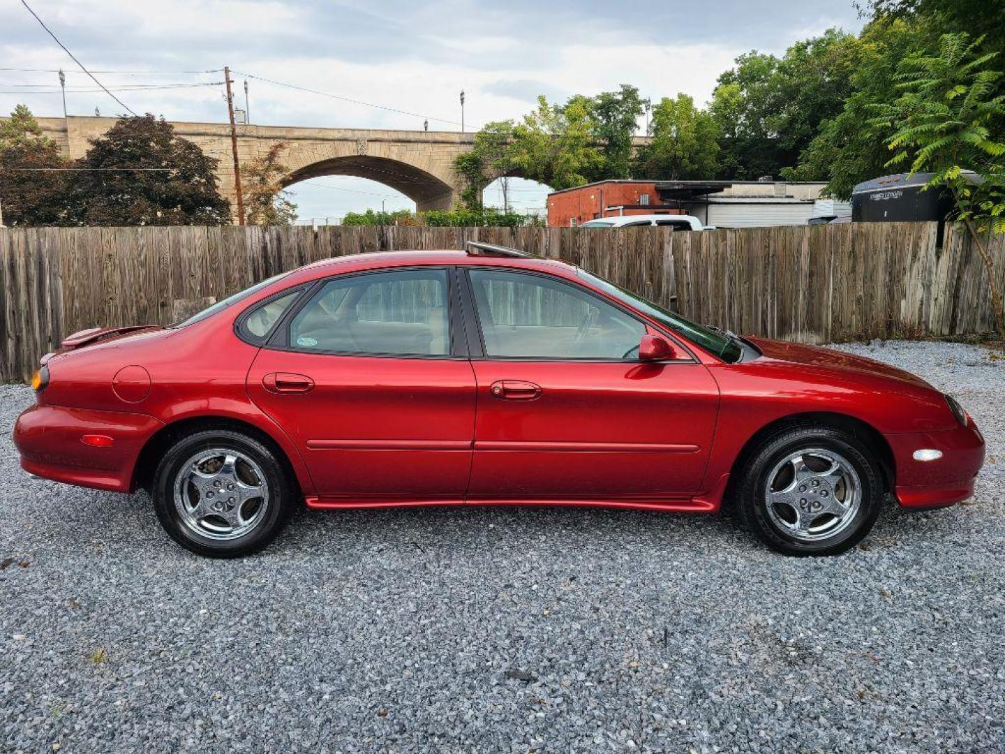 1996 RED FORD TAURUS SHO (1FALP54N4TA) with an 3.4L engine, Automatic transmission, located at 117 North Cameron Street, Harrisburg, PA, 17101, (717) 963-8962, 40.267021, -76.875351 - WE FINANCE!!! Good Credit/ Bad Credit/ No Credit - ALL Trade-Ins Welcomed!!! ***Guaranteed Credit Approval*** APPLY ONLINE or CALL us TODAY ;) Internet Prices and Marketplace Prices are SPECIAL discounted ***CASH DEALS*** Retail Prices are higher. Please call us to discuss your cash and finan - Photo#7