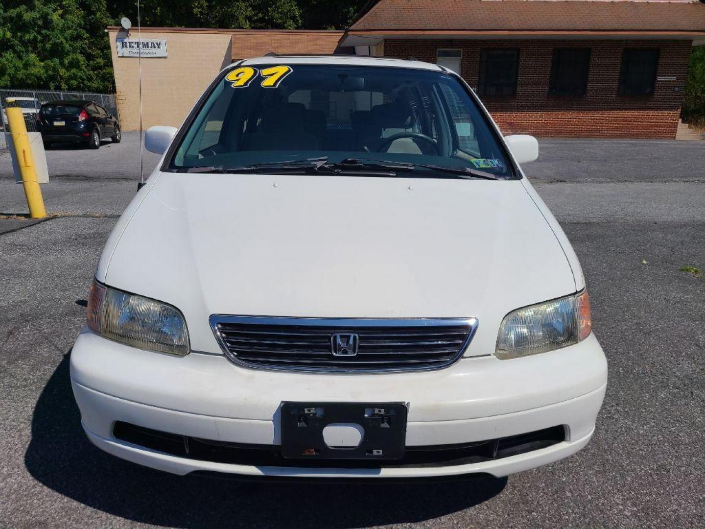 1997 WHITE HONDA ODYSSEY EX (JHMRA1879VC) with an 2.2L engine, Automatic transmission, located at 117 North Cameron Street, Harrisburg, PA, 17101, (717) 963-8962, 40.267021, -76.875351 - WE FINANCE!!! Good Credit/ Bad Credit/ No Credit - ALL Trade-Ins Welcomed!!! ***Guaranteed Credit Approval*** APPLY ONLINE or CALL us TODAY ;) Internet Prices and Marketplace Prices are SPECIAL discounted ***CASH DEALS*** Retail Prices are higher. Please call us to discuss your cash and finan - Photo#7