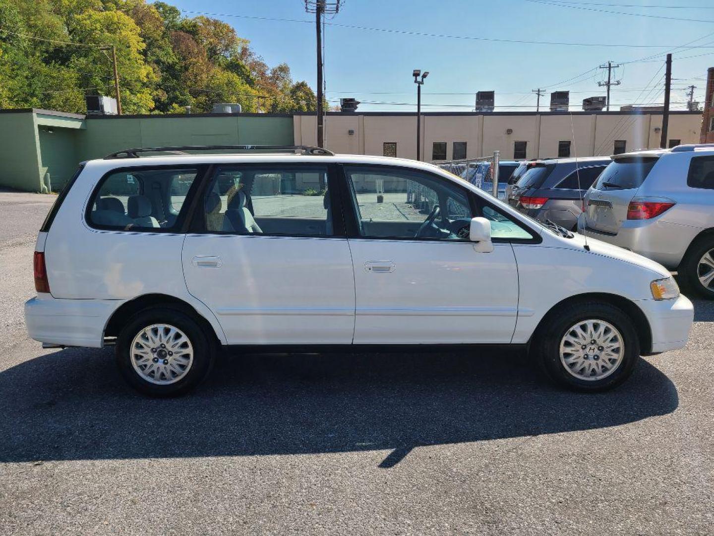 1997 WHITE HONDA ODYSSEY EX (JHMRA1879VC) with an 2.2L engine, Automatic transmission, located at 117 North Cameron Street, Harrisburg, PA, 17101, (717) 963-8962, 40.267021, -76.875351 - WE FINANCE!!! Good Credit/ Bad Credit/ No Credit - ALL Trade-Ins Welcomed!!! ***Guaranteed Credit Approval*** APPLY ONLINE or CALL us TODAY ;) Internet Prices and Marketplace Prices are SPECIAL discounted ***CASH DEALS*** Retail Prices are higher. Please call us to discuss your cash and finan - Photo#5