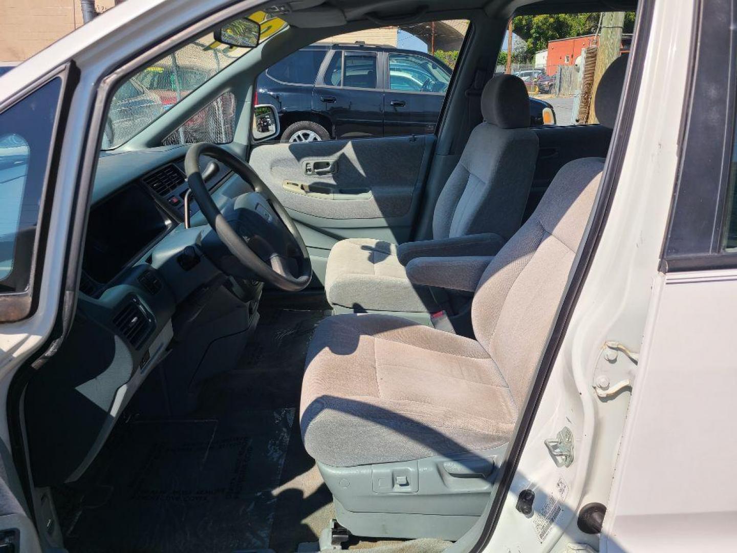 1997 WHITE HONDA ODYSSEY EX (JHMRA1879VC) with an 2.2L engine, Automatic transmission, located at 117 North Cameron Street, Harrisburg, PA, 17101, (717) 963-8962, 40.267021, -76.875351 - WE FINANCE!!! Good Credit/ Bad Credit/ No Credit - ALL Trade-Ins Welcomed!!! ***Guaranteed Credit Approval*** APPLY ONLINE or CALL us TODAY ;) Internet Prices and Marketplace Prices are SPECIAL discounted ***CASH DEALS*** Retail Prices are higher. Please call us to discuss your cash and finan - Photo#14