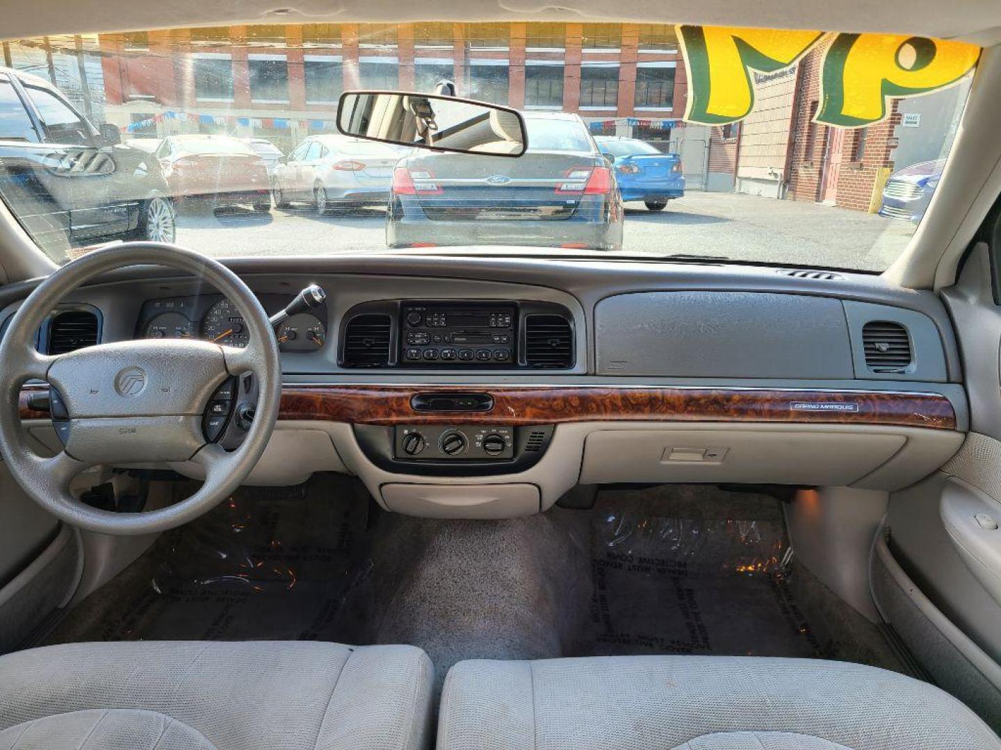 1997 WHITE MERCURY GRAND MARQUIS GS (2MELM74W3VX) with an 4.6L engine, Automatic transmission, located at 117 North Cameron Street, Harrisburg, PA, 17101, (717) 963-8962, 40.267021, -76.875351 - WE FINANCE!!! Good Credit/ Bad Credit/ No Credit - ALL Trade-Ins Welcomed!!! ***Guaranteed Credit Approval*** APPLY ONLINE or CALL us TODAY ;) Please call us to discuss your cash and financing options. - Photo#9