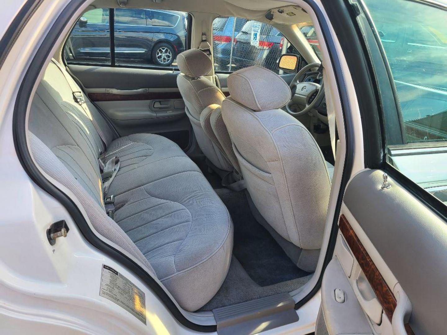 1997 WHITE MERCURY GRAND MARQUIS GS (2MELM74W3VX) with an 4.6L engine, Automatic transmission, located at 117 North Cameron Street, Harrisburg, PA, 17101, (717) 963-8962, 40.267021, -76.875351 - WE FINANCE!!! Good Credit/ Bad Credit/ No Credit - ALL Trade-Ins Welcomed!!! ***Guaranteed Credit Approval*** APPLY ONLINE or CALL us TODAY ;) Please call us to discuss your cash and financing options. - Photo#10