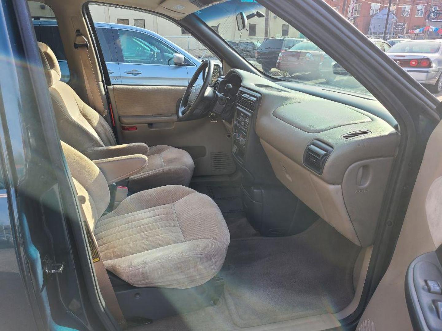1997 TEAL PONTIAC TRANS SPORT SE (1GMDU06E3VD) with an 3.4L engine, Automatic transmission, located at 117 North Cameron Street, Harrisburg, PA, 17101, (717) 963-8962, 40.267021, -76.875351 - WE FINANCE!!! Good Credit/ Bad Credit/ No Credit - ALL Trade-Ins Welcomed!!! ***Guaranteed Credit Approval*** APPLY ONLINE or CALL us TODAY ;) Internet Prices and Marketplace Prices are SPECIAL discounted ***CASH DEALS*** Retail Prices are higher. Please call us to discuss your cash and finan - Photo#8