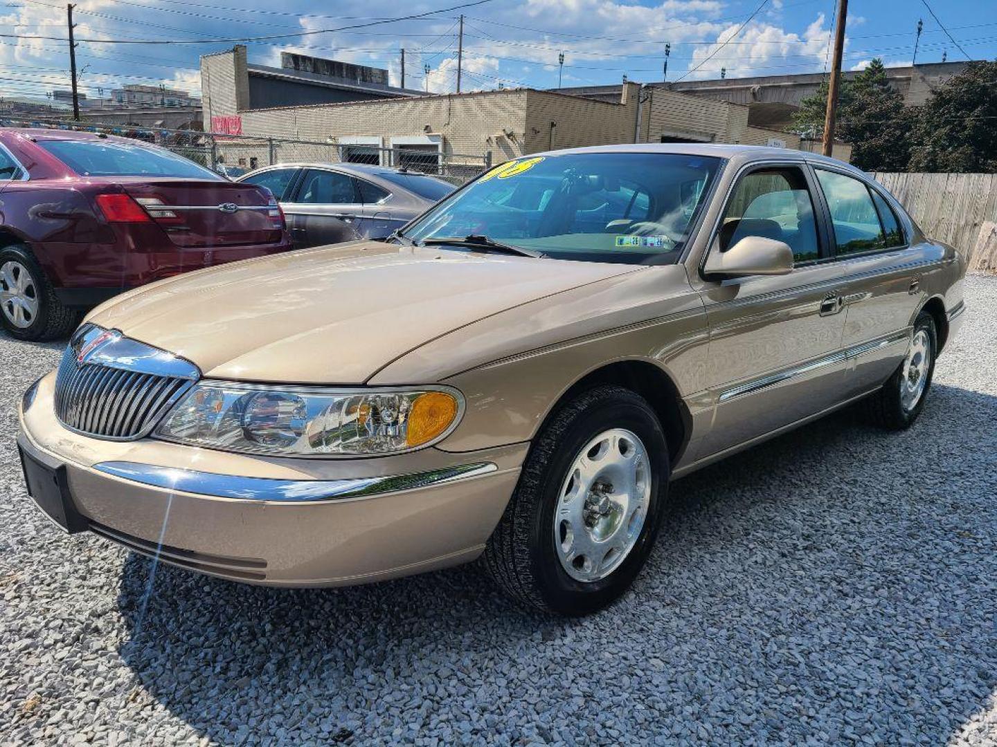 1998 BEIGE LINCOLN CONTINENTAL SEDAN (1LNFM97V7WY) with an 4.6L engine, Automatic transmission, located at 117 North Cameron Street, Harrisburg, PA, 17101, (717) 963-8962, 40.267021, -76.875351 - WE FINANCE!!! Good Credit/ Bad Credit/ No Credit - ALL Trade-Ins Welcomed!!! ***Guaranteed Credit Approval*** APPLY ONLINE or CALL us TODAY ;) Internet Prices and Marketplace Prices are SPECIAL discounted ***CASH DEALS*** Retail Prices are higher. Please call us to discuss your cash and finan - Photo#0