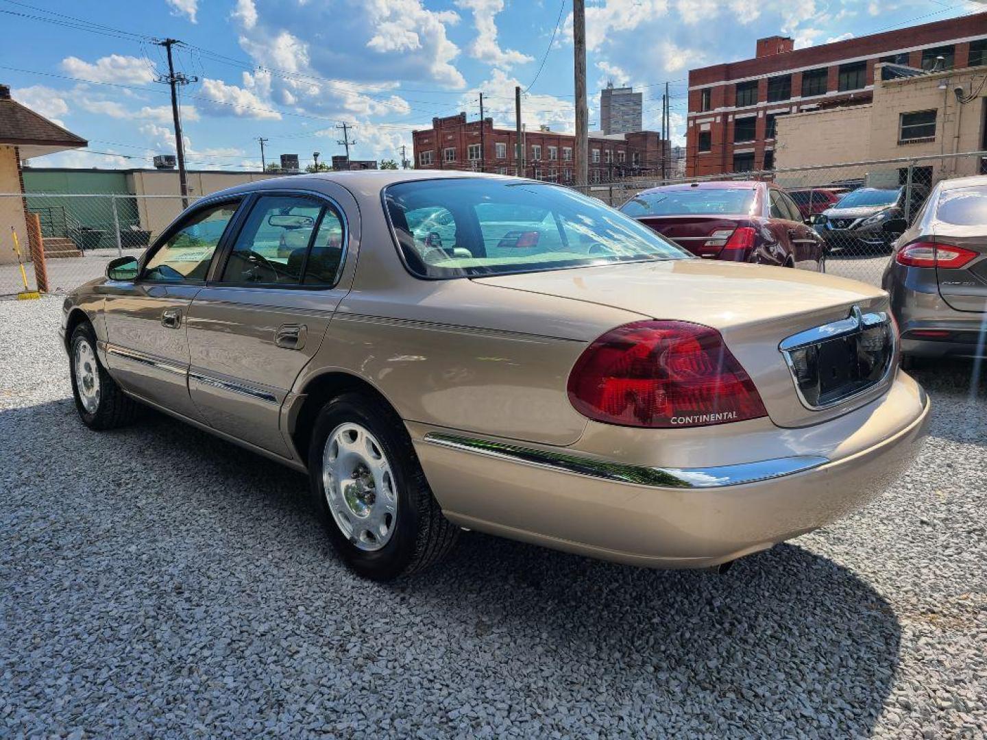 1998 BEIGE LINCOLN CONTINENTAL SEDAN (1LNFM97V7WY) with an 4.6L engine, Automatic transmission, located at 117 North Cameron Street, Harrisburg, PA, 17101, (717) 963-8962, 40.267021, -76.875351 - WE FINANCE!!! Good Credit/ Bad Credit/ No Credit - ALL Trade-Ins Welcomed!!! ***Guaranteed Credit Approval*** APPLY ONLINE or CALL us TODAY ;) Internet Prices and Marketplace Prices are SPECIAL discounted ***CASH DEALS*** Retail Prices are higher. Please call us to discuss your cash and finan - Photo#2