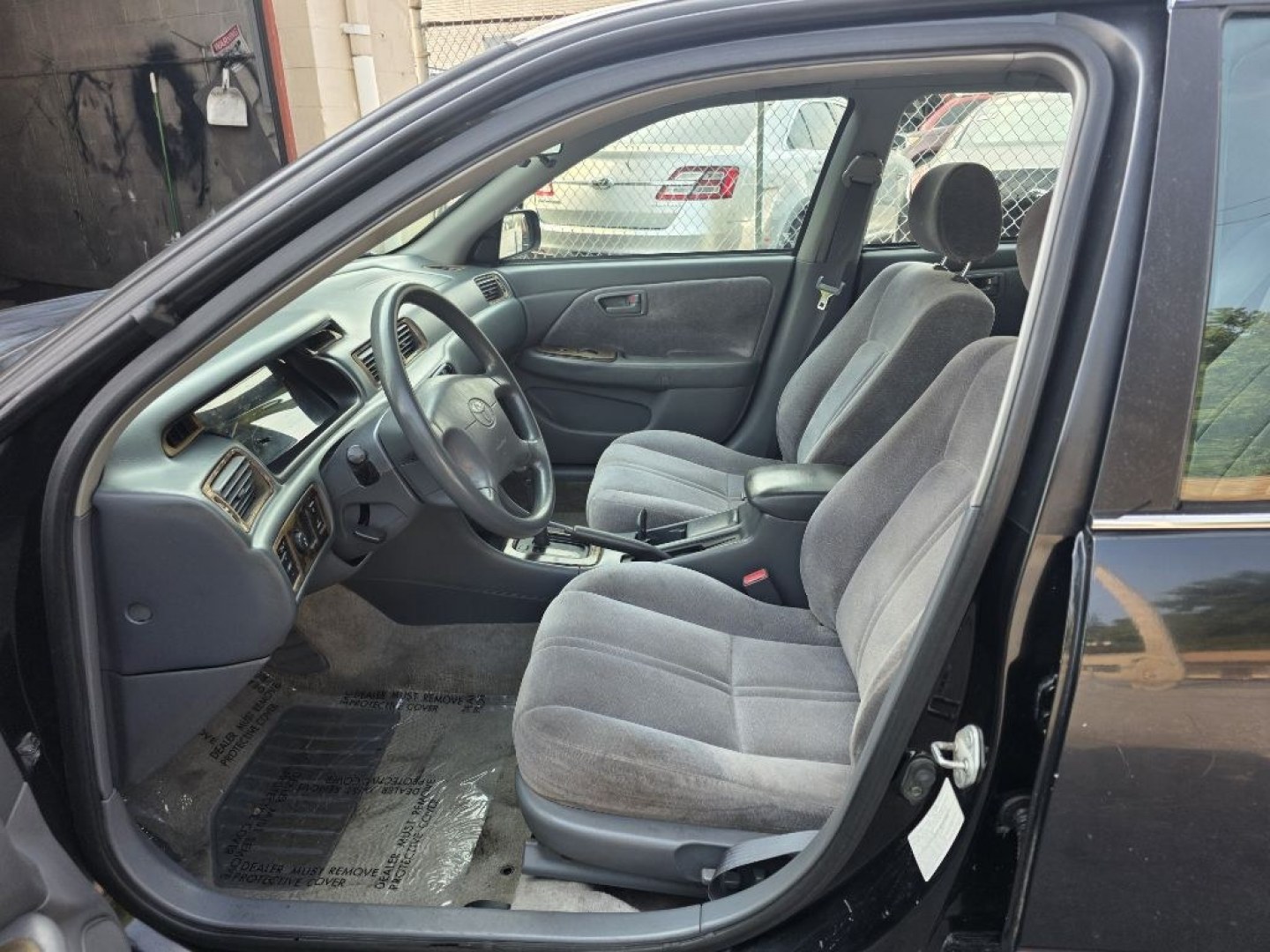 1999 BLACK TOYOTA CAMRY CE (4T1BG22K0XU) with an 2.2L engine, Automatic transmission, located at 131 N Cameron st, Harrisburg, PA, 17101, (717) 561-2926, 40.267086, -76.875374 - $1700 CASH DEAL, RUNS AND DRIVES, COLD A/C. TRADE IN SPECIAL. NOT INSPECTED AS-IS- Photo#12