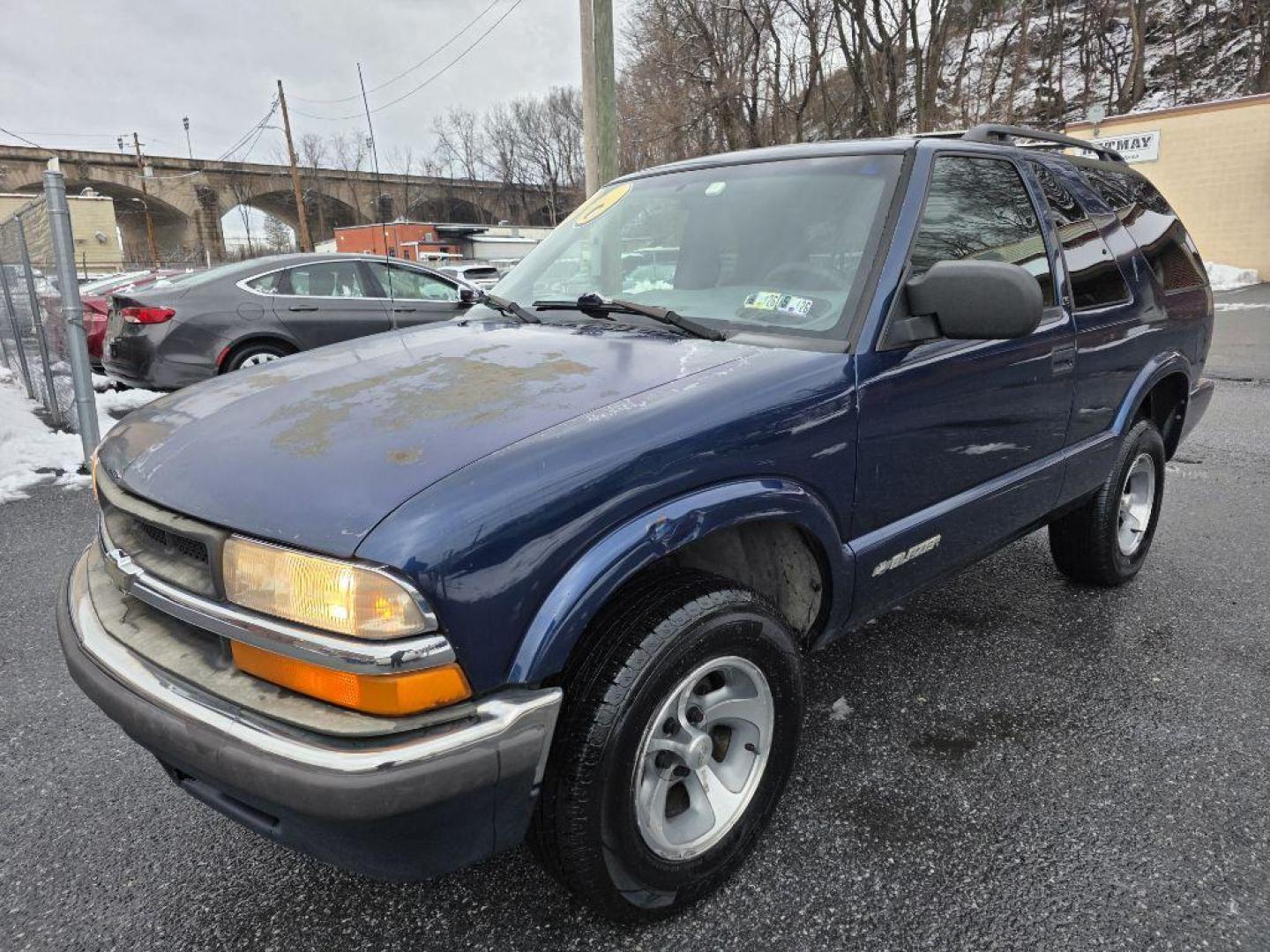 2000 BLUE CHEVROLET BLAZER LS (1GNCS18W7YK) with an 4.3L engine, Automatic transmission, located at 117 North Cameron Street, Harrisburg, PA, 17101, (717) 963-8962, 40.267021, -76.875351 - WE FINANCE!!! Good Credit/ Challenged Credit/ No Credit - ALL Trade-Ins Welcomed!!! APPLY ONLINE or CALL us TODAY ;) Please call us to discuss your cash and/or financing options. - Photo#0