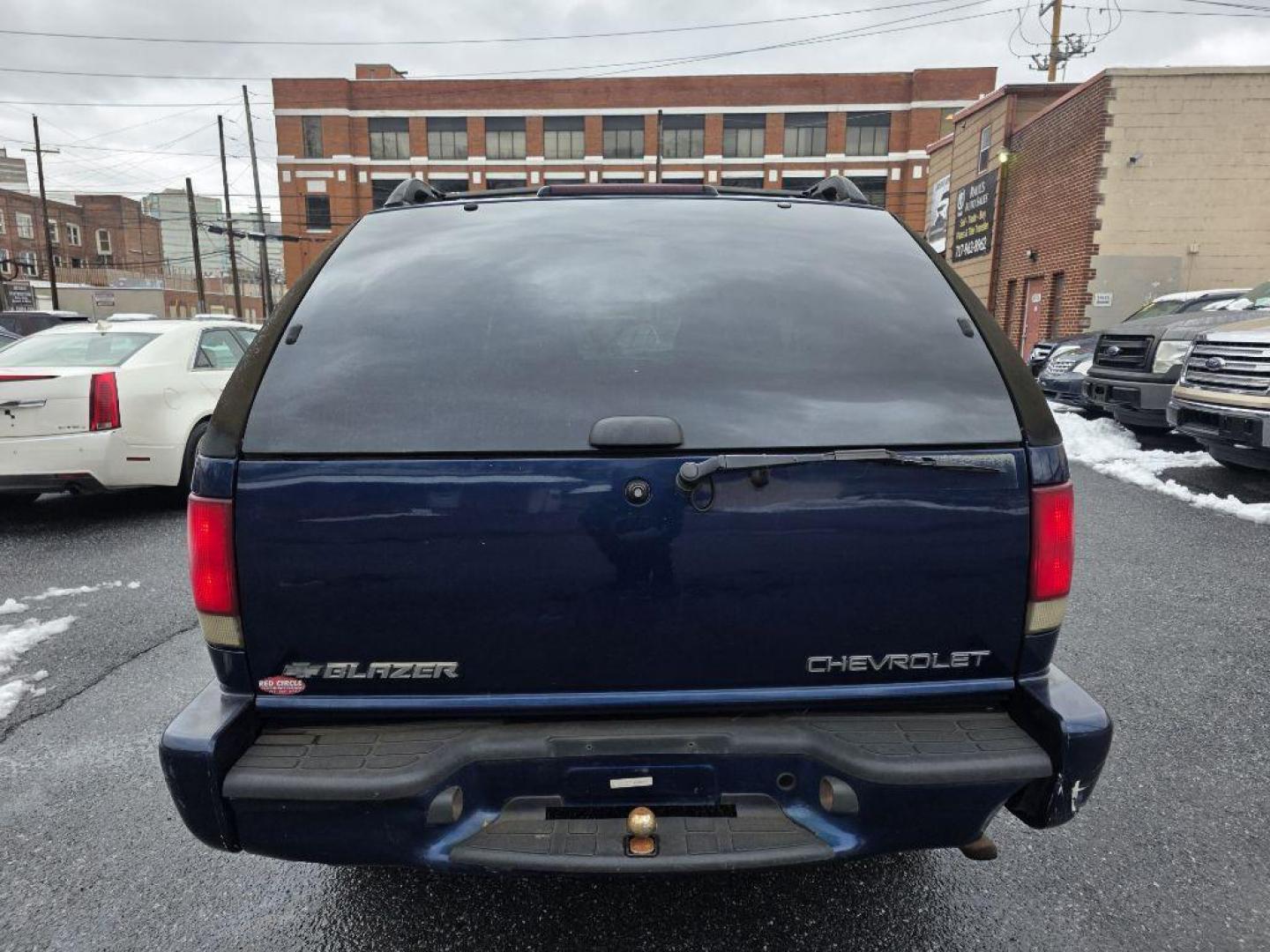 2000 BLUE CHEVROLET BLAZER LS (1GNCS18W7YK) with an 4.3L engine, Automatic transmission, located at 117 North Cameron Street, Harrisburg, PA, 17101, (717) 963-8962, 40.267021, -76.875351 - WE FINANCE!!! Good Credit/ Challenged Credit/ No Credit - ALL Trade-Ins Welcomed!!! APPLY ONLINE or CALL us TODAY ;) Please call us to discuss your cash and/or financing options. - Photo#3