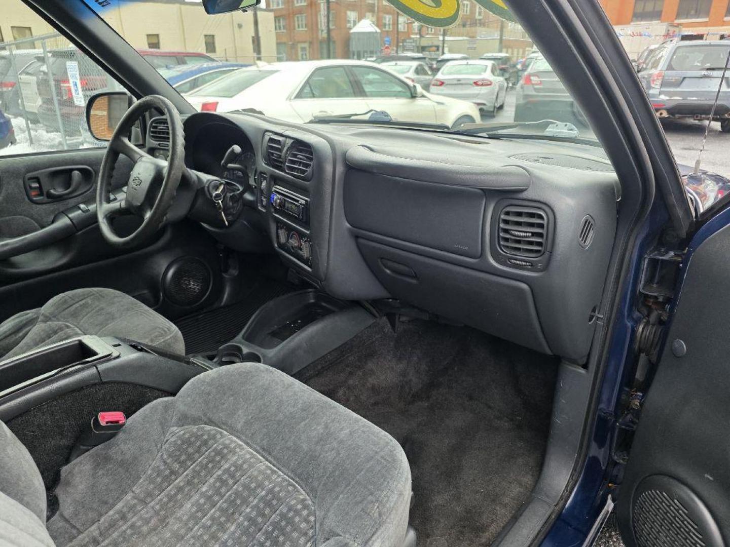 2000 BLUE CHEVROLET BLAZER LS (1GNCS18W7YK) with an 4.3L engine, Automatic transmission, located at 117 North Cameron Street, Harrisburg, PA, 17101, (717) 963-8962, 40.267021, -76.875351 - WE FINANCE!!! Good Credit/ Challenged Credit/ No Credit - ALL Trade-Ins Welcomed!!! APPLY ONLINE or CALL us TODAY ;) Please call us to discuss your cash and/or financing options. - Photo#8