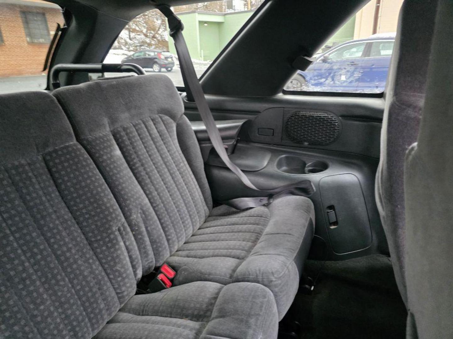 2000 BLUE CHEVROLET BLAZER LS (1GNCS18W7YK) with an 4.3L engine, Automatic transmission, located at 117 North Cameron Street, Harrisburg, PA, 17101, (717) 963-8962, 40.267021, -76.875351 - WE FINANCE!!! Good Credit/ Challenged Credit/ No Credit - ALL Trade-Ins Welcomed!!! APPLY ONLINE or CALL us TODAY ;) Please call us to discuss your cash and/or financing options. - Photo#9