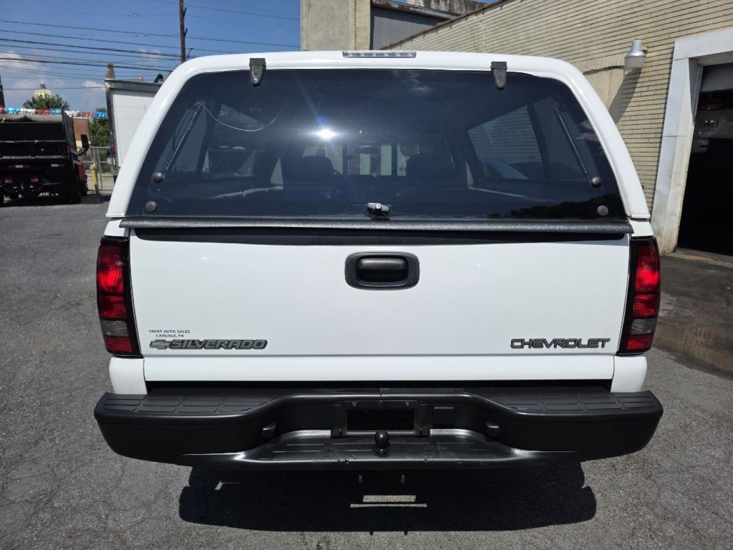 2000 WHITE CHEVROLET SILVERADO 1500 (1GCEC14W5YE) with an 4.3L engine, Automatic transmission, located at 117 North Cameron Street, Harrisburg, PA, 17101, (717) 963-8962, 40.267021, -76.875351 - WE FINANCE!!! MOST vehicles are available for financing. Good Credit/ Challenged Credit/ No Credit - ALL Trade-Ins Welcomed!!! APPLY ONLINE or CALL us TODAY Please call us to discuss your cash and/or financing options. Thanks for checking our inventory! We're here to help.- Photo#3