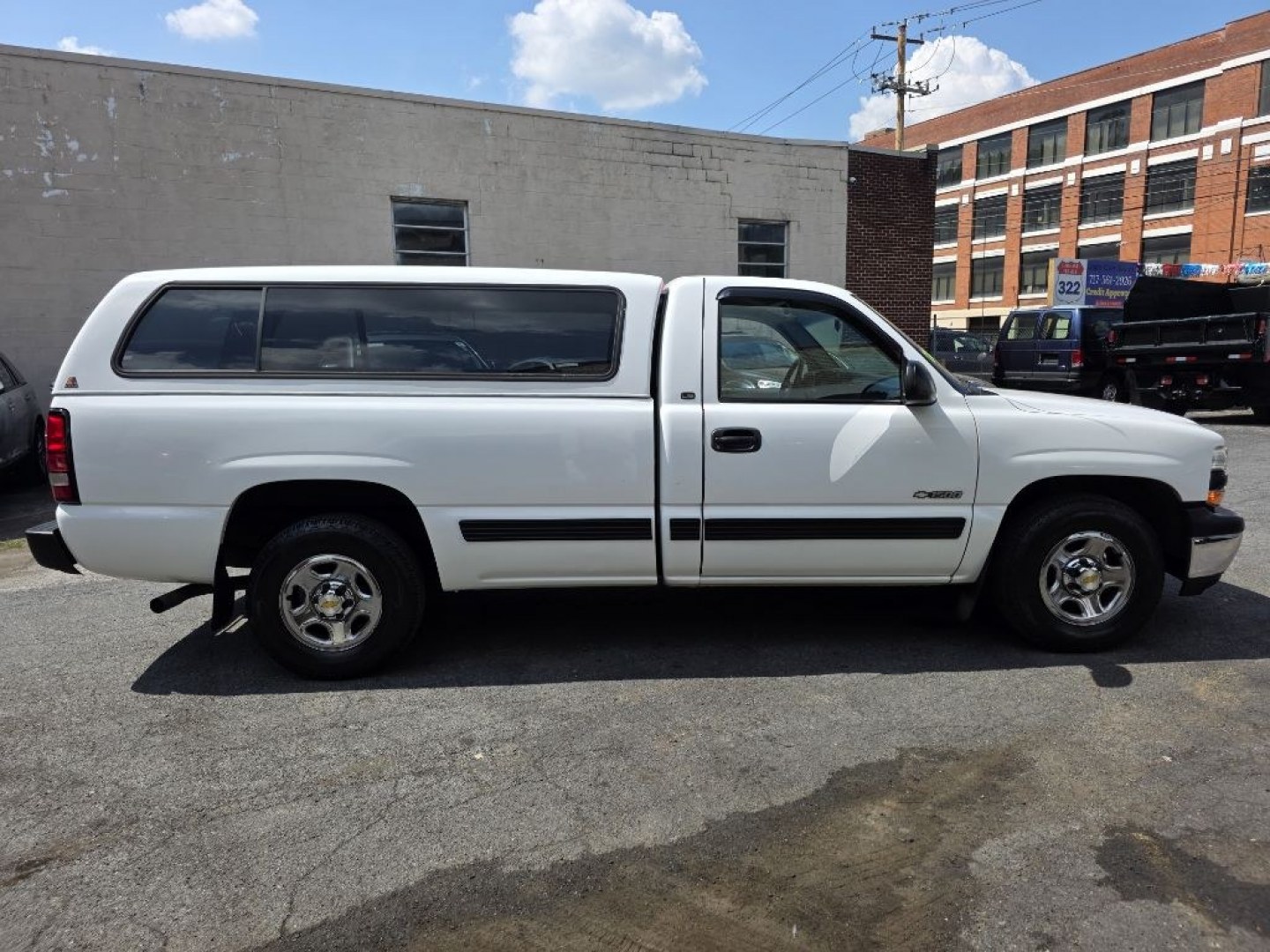 2000 WHITE CHEVROLET SILVERADO 1500 (1GCEC14W5YE) with an 4.3L engine, Automatic transmission, located at 117 North Cameron Street, Harrisburg, PA, 17101, (717) 963-8962, 40.267021, -76.875351 - WE FINANCE!!! MOST vehicles are available for financing. Good Credit/ Challenged Credit/ No Credit - ALL Trade-Ins Welcomed!!! APPLY ONLINE or CALL us TODAY Please call us to discuss your cash and/or financing options. Thanks for checking our inventory! We're here to help.- Photo#5
