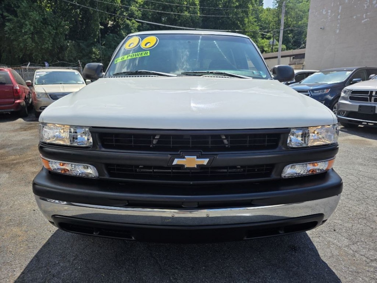2000 WHITE CHEVROLET SILVERADO 1500 (1GCEC14W5YE) with an 4.3L engine, Automatic transmission, located at 117 North Cameron Street, Harrisburg, PA, 17101, (717) 963-8962, 40.267021, -76.875351 - WE FINANCE!!! MOST vehicles are available for financing. Good Credit/ Challenged Credit/ No Credit - ALL Trade-Ins Welcomed!!! APPLY ONLINE or CALL us TODAY Please call us to discuss your cash and/or financing options. Thanks for checking our inventory! We're here to help.- Photo#7