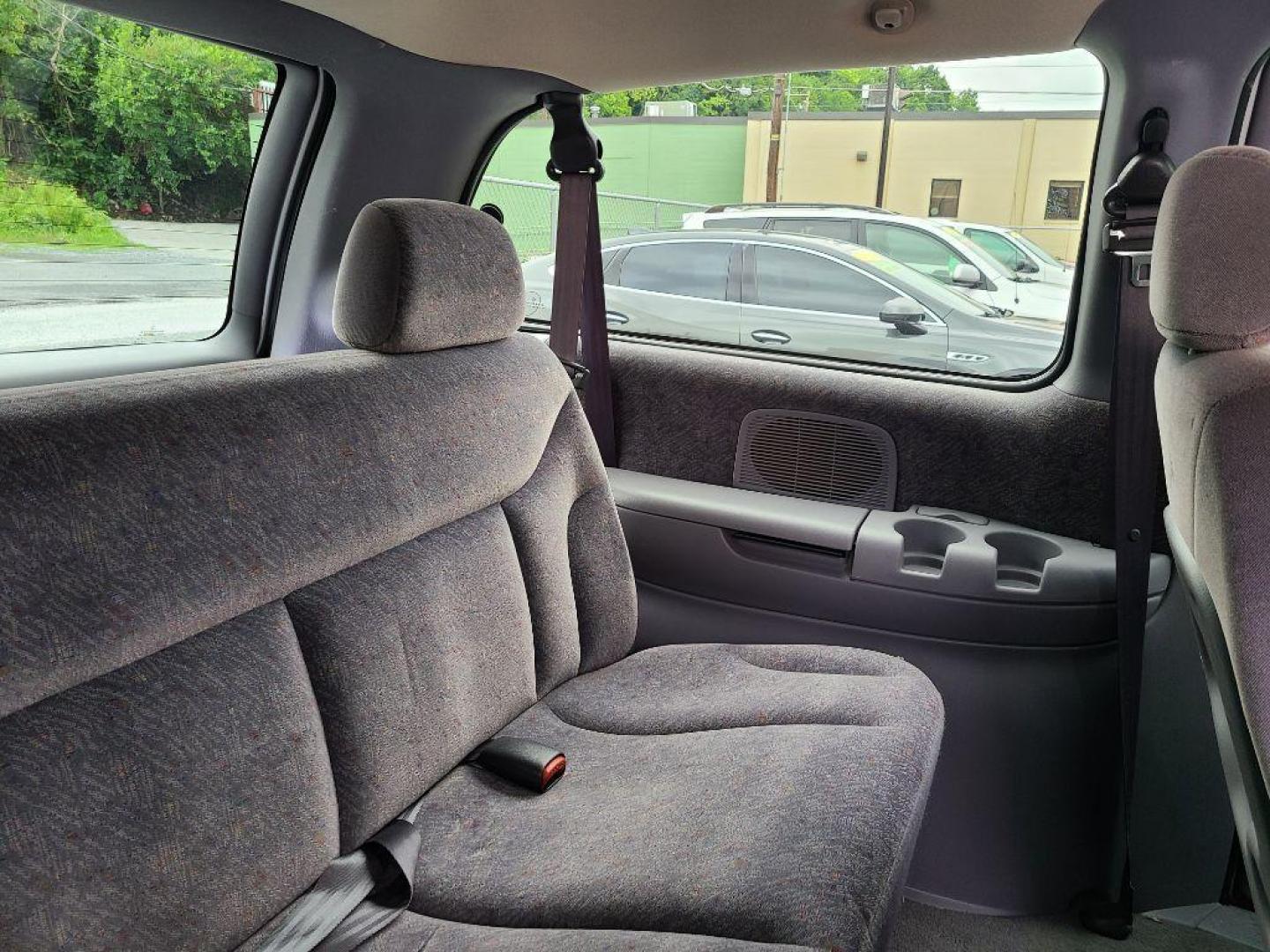 2000 SILVER DODGE GRAND CARAVAN Sport (1B4GP44G2YB) with an 3.3L engine, Automatic transmission, located at 117 North Cameron Street, Harrisburg, PA, 17101, (717) 963-8962, 40.267021, -76.875351 - WE FINANCE!!! Good Credit/ Bad Credit/ No Credit - ALL Trade-Ins Welcomed!!! ***Guaranteed Credit Approval*** APPLY ONLINE or CALL us TODAY ;) Internet Prices and Marketplace Prices are SPECIAL discounted ***CASH DEALS*** Retail Prices are higher. Please call us to discuss your cash and finan - Photo#13