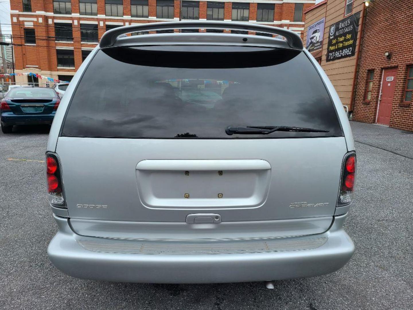 2000 SILVER DODGE GRAND CARAVAN Sport (1B4GP44G2YB) with an 3.3L engine, Automatic transmission, located at 117 North Cameron Street, Harrisburg, PA, 17101, (717) 963-8962, 40.267021, -76.875351 - WE FINANCE!!! Good Credit/ Bad Credit/ No Credit - ALL Trade-Ins Welcomed!!! ***Guaranteed Credit Approval*** APPLY ONLINE or CALL us TODAY ;) Internet Prices and Marketplace Prices are SPECIAL discounted ***CASH DEALS*** Retail Prices are higher. Please call us to discuss your cash and finan - Photo#3