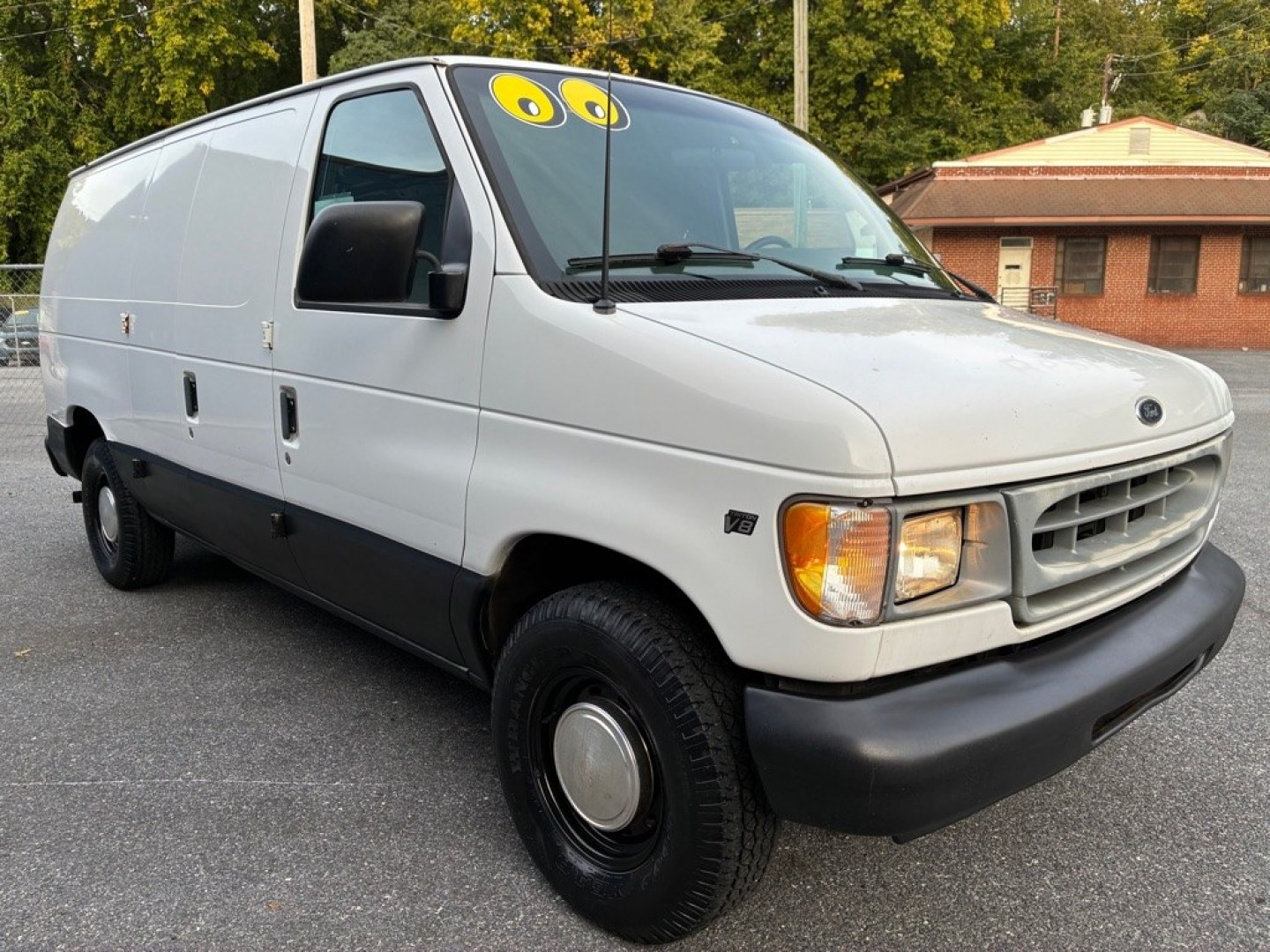 2000 WHITE FORD ECONOLINE E150 VAN (1FTRE14W9YH) with an 4.6L engine, Automatic transmission, located at 131 N Cameron st, Harrisburg, PA, 17101, (717) 561-2926, 40.267086, -76.875374 - CASH DEAL $3800. VERY NICE AND GOOD RUNNING WORK VAN- Photo#6