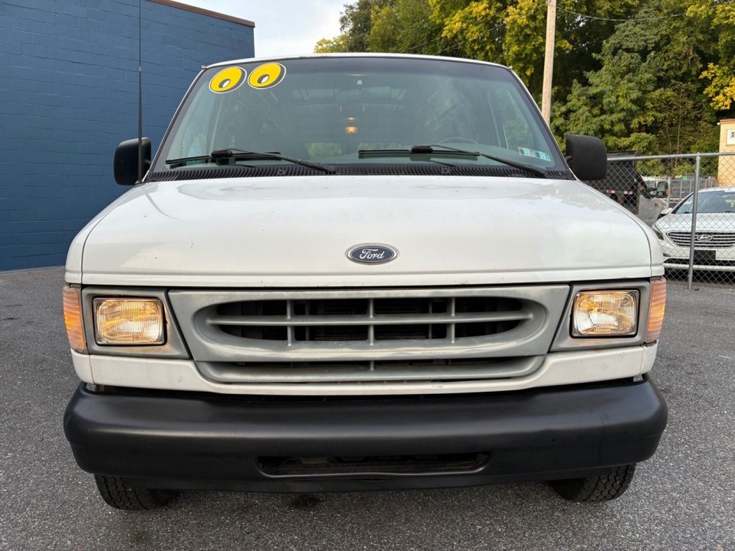 2000 WHITE FORD ECONOLINE E150 VAN (1FTRE14W9YH) with an 4.6L engine, Automatic transmission, located at 131 N Cameron st, Harrisburg, PA, 17101, (717) 561-2926, 40.267086, -76.875374 - CASH DEAL $3800. VERY NICE AND GOOD RUNNING WORK VAN- Photo#7