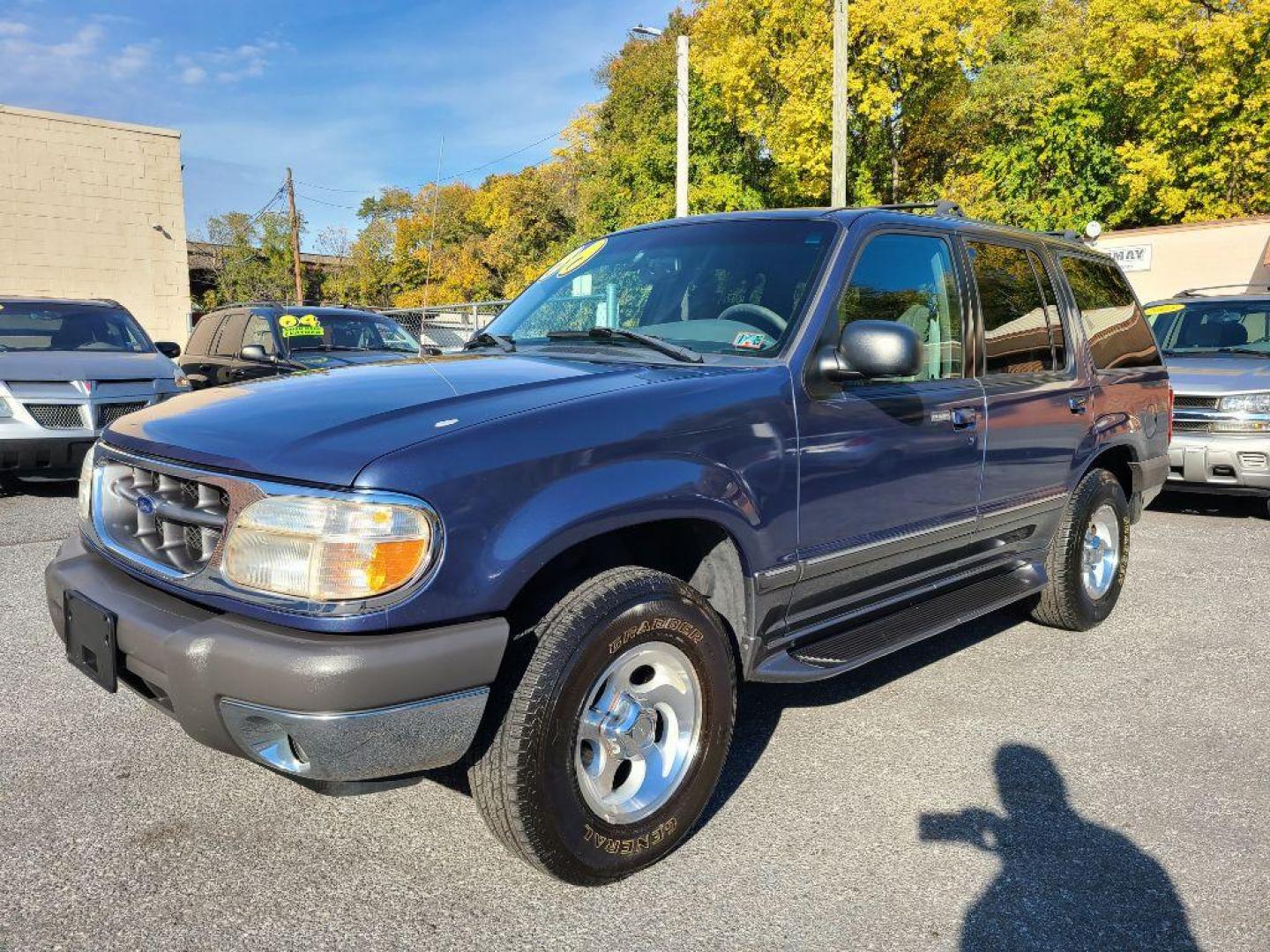 2000 BLUE FORD EXPLORER XLT (1FMZU73E2YZ) with an 4.0L engine, Automatic transmission, located at 117 North Cameron Street, Harrisburg, PA, 17101, (717) 963-8962, 40.267021, -76.875351 - WE FINANCE!!! Good Credit/ Bad Credit/ No Credit - ALL Trade-Ins Welcomed!!! ***Guaranteed Credit Approval*** APPLY ONLINE or CALL us TODAY ;) Internet Prices and Marketplace Prices are SPECIAL discounted ***CASH DEALS*** Retail Prices are higher. Please call us to discuss your cash and finan - Photo#0
