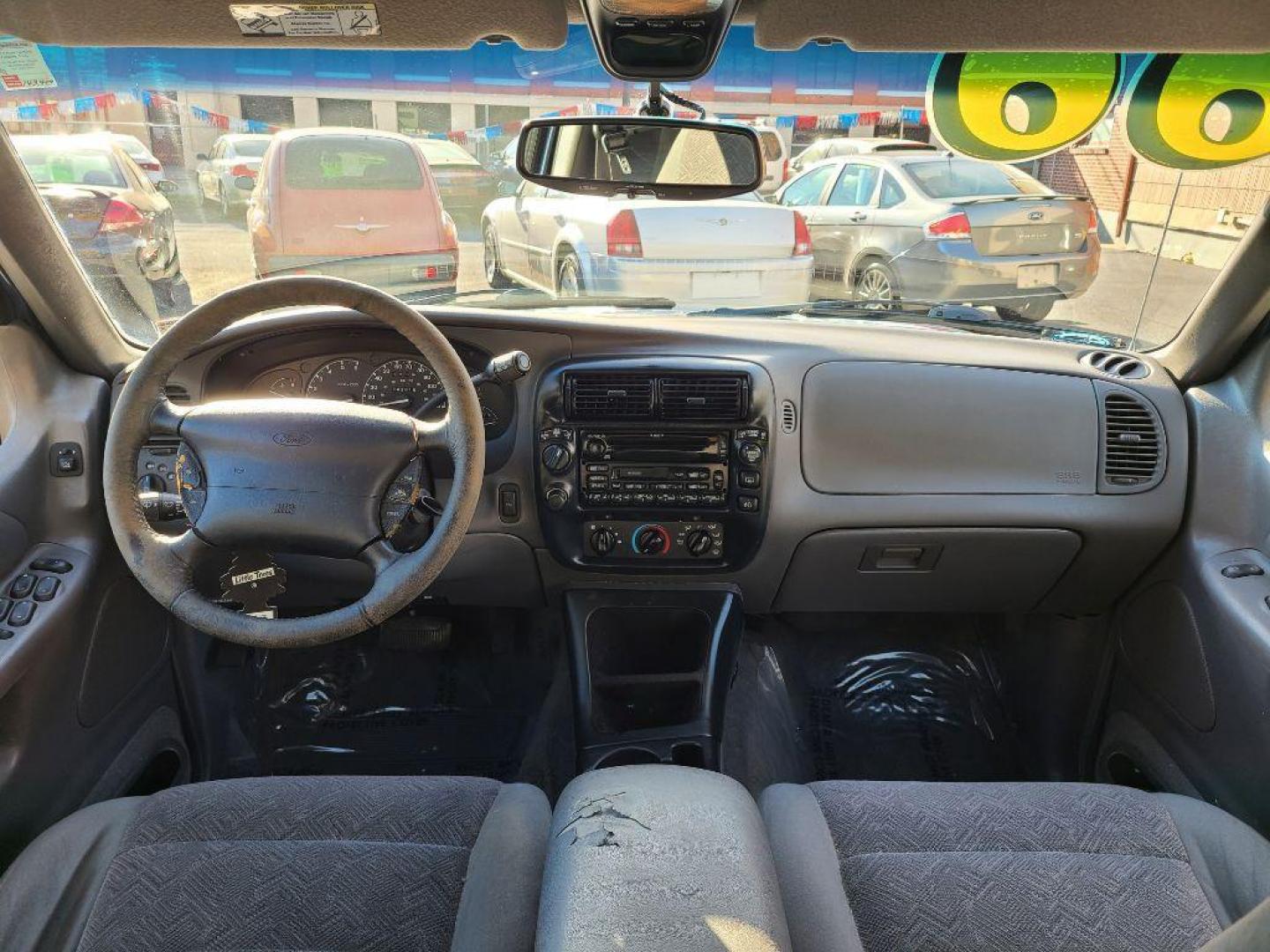 2000 BLUE FORD EXPLORER XLT (1FMZU73E2YZ) with an 4.0L engine, Automatic transmission, located at 117 North Cameron Street, Harrisburg, PA, 17101, (717) 963-8962, 40.267021, -76.875351 - WE FINANCE!!! Good Credit/ Bad Credit/ No Credit - ALL Trade-Ins Welcomed!!! ***Guaranteed Credit Approval*** APPLY ONLINE or CALL us TODAY ;) Internet Prices and Marketplace Prices are SPECIAL discounted ***CASH DEALS*** Retail Prices are higher. Please call us to discuss your cash and finan - Photo#9