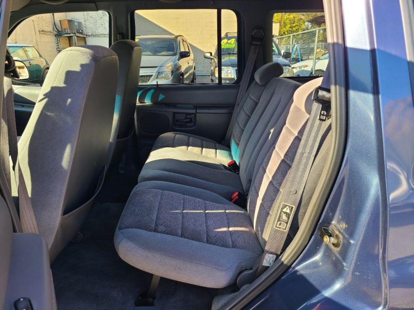 2000 BLUE FORD EXPLORER XLT (1FMZU73E2YZ) with an 4.0L engine, Automatic transmission, located at 117 North Cameron Street, Harrisburg, PA, 17101, (717) 963-8962, 40.267021, -76.875351 - WE FINANCE!!! Good Credit/ Bad Credit/ No Credit - ALL Trade-Ins Welcomed!!! ***Guaranteed Credit Approval*** APPLY ONLINE or CALL us TODAY ;) Internet Prices and Marketplace Prices are SPECIAL discounted ***CASH DEALS*** Retail Prices are higher. Please call us to discuss your cash and finan - Photo#12