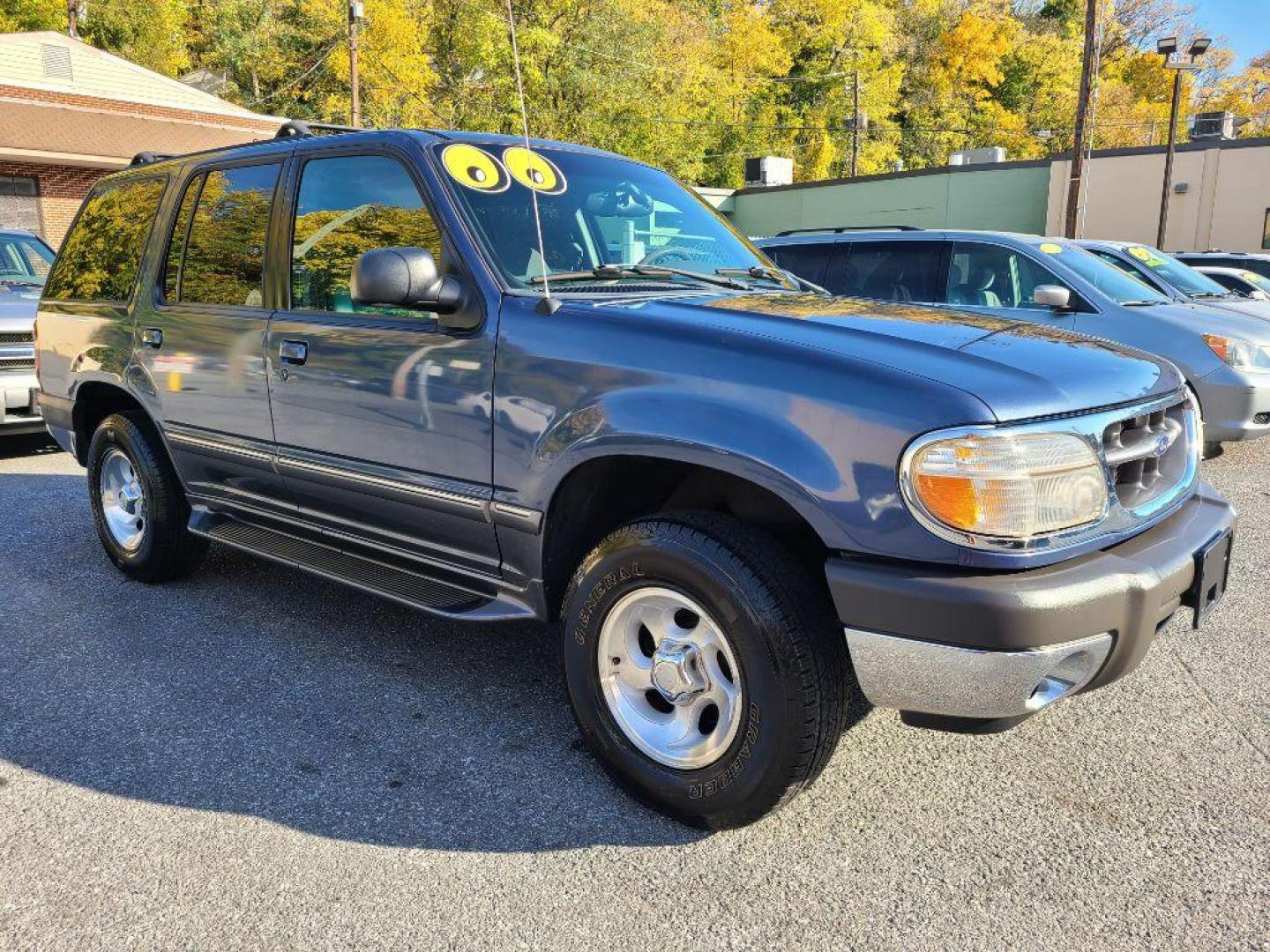 2000 BLUE FORD EXPLORER XLT (1FMZU73E2YZ) with an 4.0L engine, Automatic transmission, located at 117 North Cameron Street, Harrisburg, PA, 17101, (717) 963-8962, 40.267021, -76.875351 - WE FINANCE!!! Good Credit/ Bad Credit/ No Credit - ALL Trade-Ins Welcomed!!! ***Guaranteed Credit Approval*** APPLY ONLINE or CALL us TODAY ;) Internet Prices and Marketplace Prices are SPECIAL discounted ***CASH DEALS*** Retail Prices are higher. Please call us to discuss your cash and finan - Photo#6