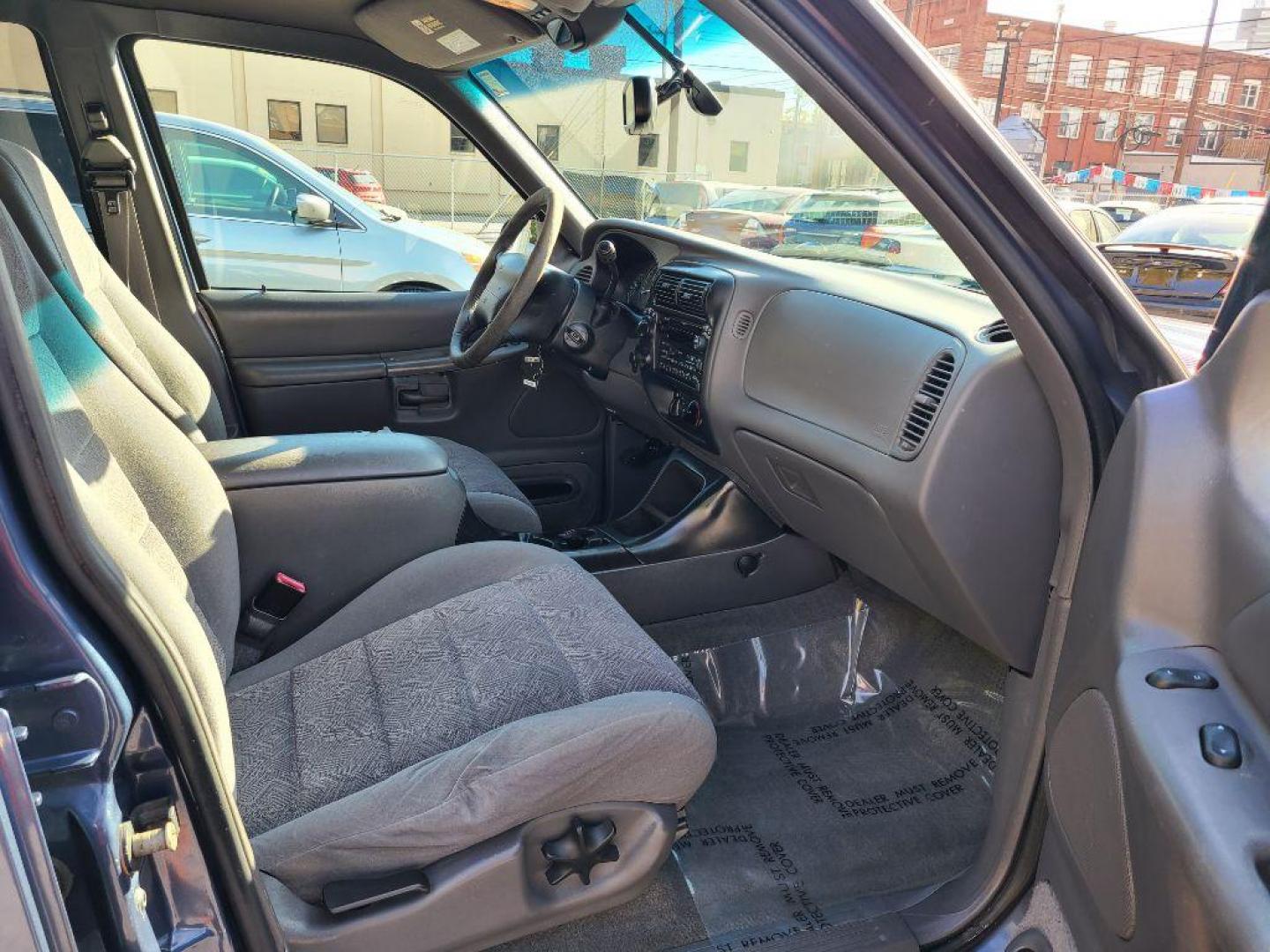 2000 BLUE FORD EXPLORER XLT (1FMZU73E2YZ) with an 4.0L engine, Automatic transmission, located at 117 North Cameron Street, Harrisburg, PA, 17101, (717) 963-8962, 40.267021, -76.875351 - WE FINANCE!!! Good Credit/ Bad Credit/ No Credit - ALL Trade-Ins Welcomed!!! ***Guaranteed Credit Approval*** APPLY ONLINE or CALL us TODAY ;) Internet Prices and Marketplace Prices are SPECIAL discounted ***CASH DEALS*** Retail Prices are higher. Please call us to discuss your cash and finan - Photo#8