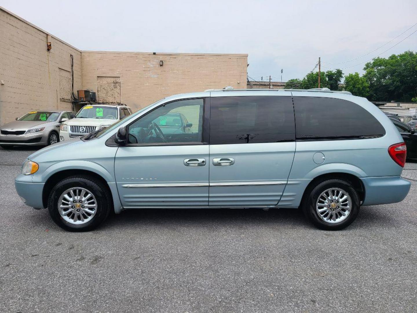 2001 BLUE CHRYSLER TOWN and COUNTRY LIMITED (2C8GP64LX1R) with an 3.8L engine, Automatic transmission, located at 117 North Cameron Street, Harrisburg, PA, 17101, (717) 963-8962, 40.267021, -76.875351 - WE FINANCE!!! Good Credit/ Bad Credit/ No Credit - ALL Trade-Ins Welcomed!!! ***Guaranteed Credit Approval*** APPLY ONLINE or CALL us TODAY ;) Internet Prices and Marketplace Prices are SPECIAL discounted ***CASH DEALS*** Retail Prices are higher. Please call us to discuss your cash and finan - Photo#1