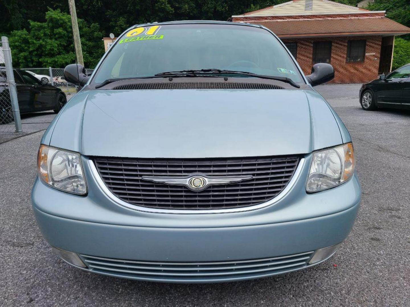 2001 BLUE CHRYSLER TOWN and COUNTRY LIMITED (2C8GP64LX1R) with an 3.8L engine, Automatic transmission, located at 117 North Cameron Street, Harrisburg, PA, 17101, (717) 963-8962, 40.267021, -76.875351 - WE FINANCE!!! Good Credit/ Bad Credit/ No Credit - ALL Trade-Ins Welcomed!!! ***Guaranteed Credit Approval*** APPLY ONLINE or CALL us TODAY ;) Internet Prices and Marketplace Prices are SPECIAL discounted ***CASH DEALS*** Retail Prices are higher. Please call us to discuss your cash and finan - Photo#7