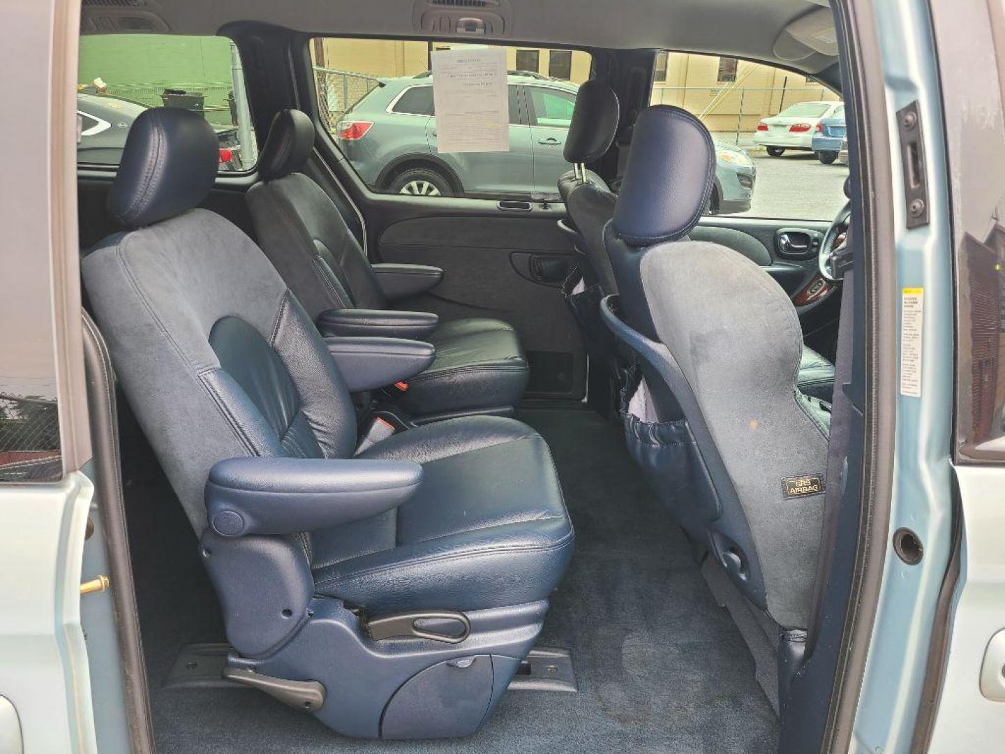 2001 BLUE CHRYSLER TOWN and COUNTRY LIMITED (2C8GP64LX1R) with an 3.8L engine, Automatic transmission, located at 117 North Cameron Street, Harrisburg, PA, 17101, (717) 963-8962, 40.267021, -76.875351 - WE FINANCE!!! Good Credit/ Bad Credit/ No Credit - ALL Trade-Ins Welcomed!!! ***Guaranteed Credit Approval*** APPLY ONLINE or CALL us TODAY ;) Internet Prices and Marketplace Prices are SPECIAL discounted ***CASH DEALS*** Retail Prices are higher. Please call us to discuss your cash and finan - Photo#10