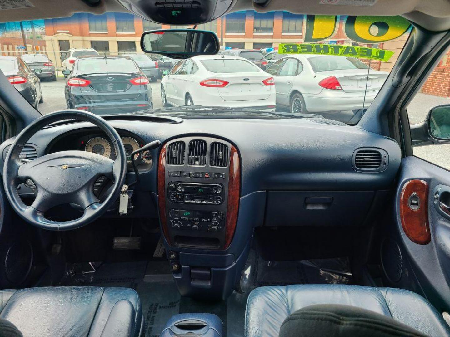 2001 BLUE CHRYSLER TOWN and COUNTRY LIMITED (2C8GP64LX1R) with an 3.8L engine, Automatic transmission, located at 117 North Cameron Street, Harrisburg, PA, 17101, (717) 963-8962, 40.267021, -76.875351 - WE FINANCE!!! Good Credit/ Bad Credit/ No Credit - ALL Trade-Ins Welcomed!!! ***Guaranteed Credit Approval*** APPLY ONLINE or CALL us TODAY ;) Internet Prices and Marketplace Prices are SPECIAL discounted ***CASH DEALS*** Retail Prices are higher. Please call us to discuss your cash and finan - Photo#11