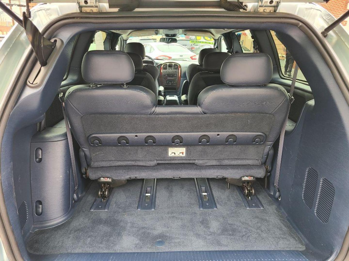 2001 BLUE CHRYSLER TOWN and COUNTRY LIMITED (2C8GP64LX1R) with an 3.8L engine, Automatic transmission, located at 117 North Cameron Street, Harrisburg, PA, 17101, (717) 963-8962, 40.267021, -76.875351 - WE FINANCE!!! Good Credit/ Bad Credit/ No Credit - ALL Trade-Ins Welcomed!!! ***Guaranteed Credit Approval*** APPLY ONLINE or CALL us TODAY ;) Internet Prices and Marketplace Prices are SPECIAL discounted ***CASH DEALS*** Retail Prices are higher. Please call us to discuss your cash and finan - Photo#12