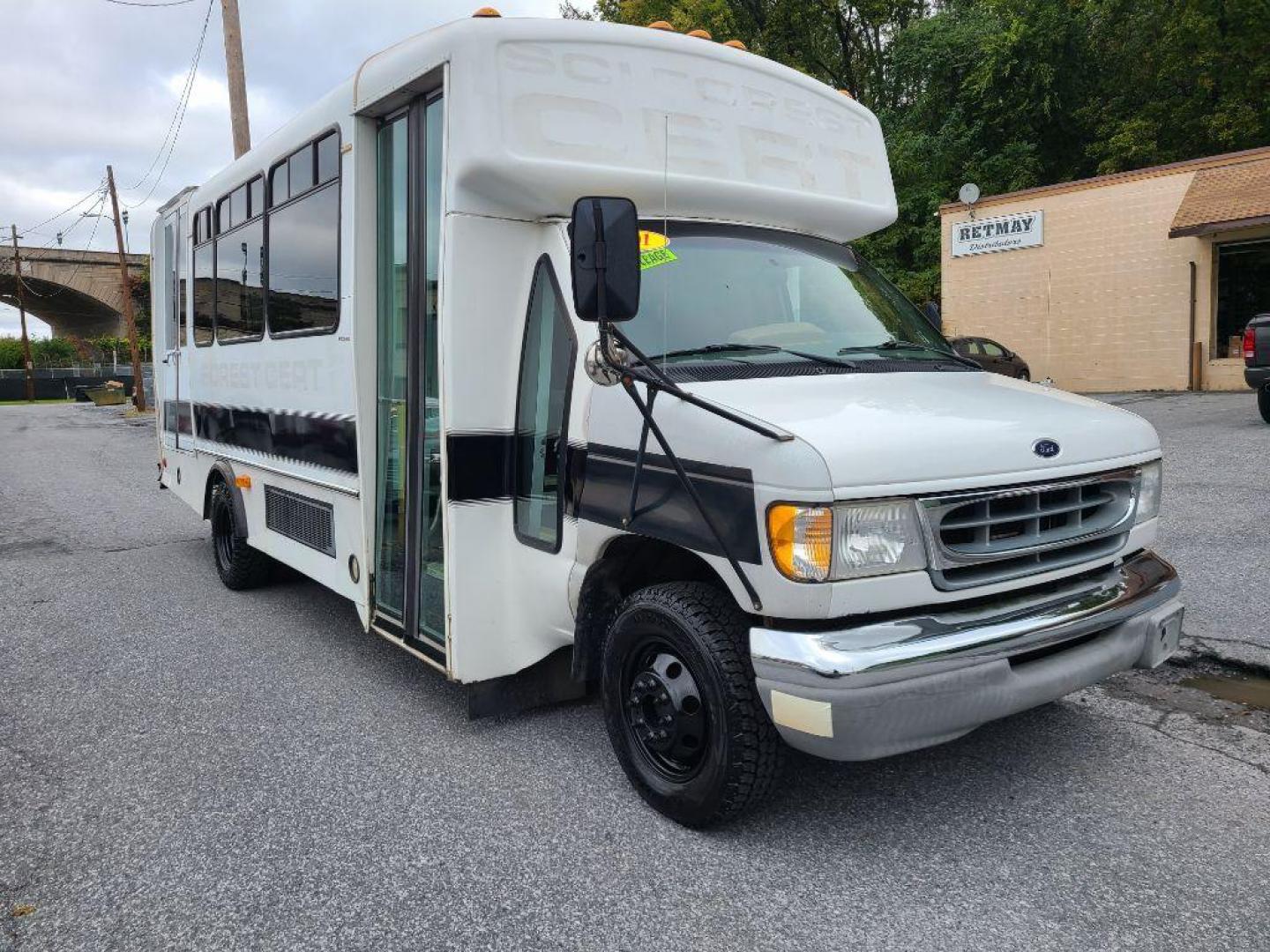 2001 WHITE FORD ECONOLINE E450 SUPER DUTY CUTAWAY VAN (1FDXE45S91H) with an 6.8L engine, Automatic transmission, located at 7981 Paxton Street, Harrisburg, PA, 17111, (717) 561-2926, 40.261490, -76.749229 - WE FINANCE!!! Good Credit/ Bad Credit/ No Credit - ALL Trade-Ins Welcomed!!! ***Guaranteed Credit Approval*** APPLY ONLINE or CALL us TODAY ;) Please call us to discuss your cash and financing options. - Photo#7