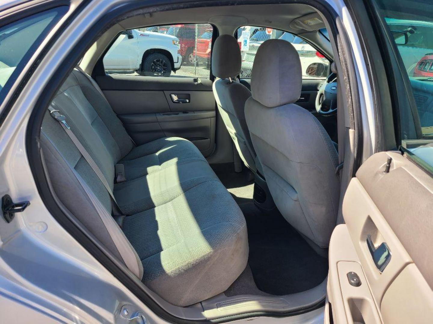 2001 SILVER FORD TAURUS LX (1FAFP52U61A) with an 3.0L engine, Automatic transmission, located at 117 North Cameron Street, Harrisburg, PA, 17101, (717) 963-8962, 40.267021, -76.875351 - WE FINANCE!!! Good Credit/ Bad Credit/ No Credit - ALL Trade-Ins Welcomed!!! ***Guaranteed Credit Approval*** APPLY ONLINE or CALL us TODAY ;) Internet Prices and Marketplace Prices are SPECIAL discounted ***CASH DEALS*** Retail Prices are higher. Please call us to discuss your cash and finan - Photo#8