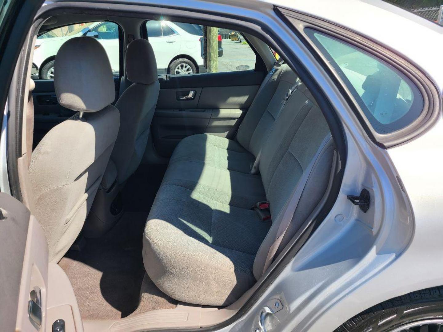 2001 SILVER FORD TAURUS LX (1FAFP52U61A) with an 3.0L engine, Automatic transmission, located at 117 North Cameron Street, Harrisburg, PA, 17101, (717) 963-8962, 40.267021, -76.875351 - WE FINANCE!!! Good Credit/ Bad Credit/ No Credit - ALL Trade-Ins Welcomed!!! ***Guaranteed Credit Approval*** APPLY ONLINE or CALL us TODAY ;) Internet Prices and Marketplace Prices are SPECIAL discounted ***CASH DEALS*** Retail Prices are higher. Please call us to discuss your cash and finan - Photo#10