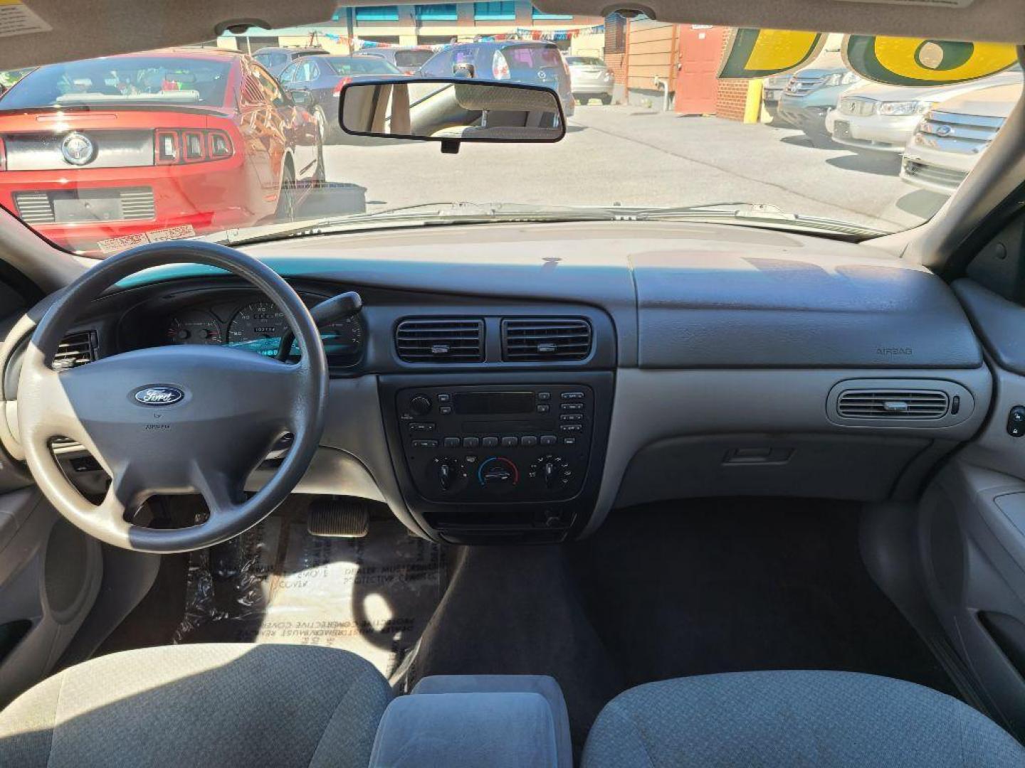 2001 SILVER FORD TAURUS LX (1FAFP52U61A) with an 3.0L engine, Automatic transmission, located at 117 North Cameron Street, Harrisburg, PA, 17101, (717) 963-8962, 40.267021, -76.875351 - WE FINANCE!!! Good Credit/ Bad Credit/ No Credit - ALL Trade-Ins Welcomed!!! ***Guaranteed Credit Approval*** APPLY ONLINE or CALL us TODAY ;) Internet Prices and Marketplace Prices are SPECIAL discounted ***CASH DEALS*** Retail Prices are higher. Please call us to discuss your cash and finan - Photo#11