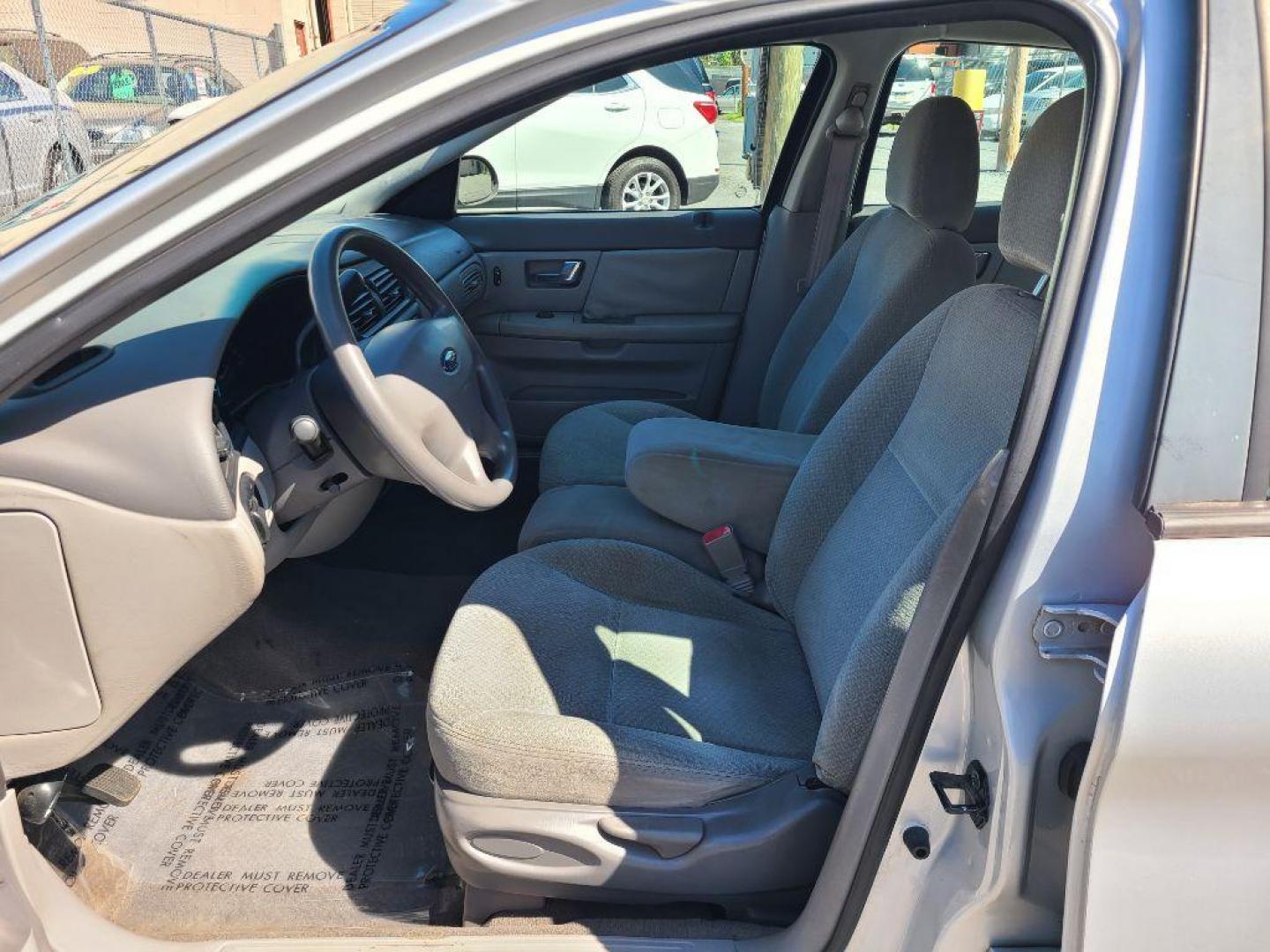 2001 SILVER FORD TAURUS LX (1FAFP52U61A) with an 3.0L engine, Automatic transmission, located at 117 North Cameron Street, Harrisburg, PA, 17101, (717) 963-8962, 40.267021, -76.875351 - WE FINANCE!!! Good Credit/ Bad Credit/ No Credit - ALL Trade-Ins Welcomed!!! ***Guaranteed Credit Approval*** APPLY ONLINE or CALL us TODAY ;) Internet Prices and Marketplace Prices are SPECIAL discounted ***CASH DEALS*** Retail Prices are higher. Please call us to discuss your cash and finan - Photo#12