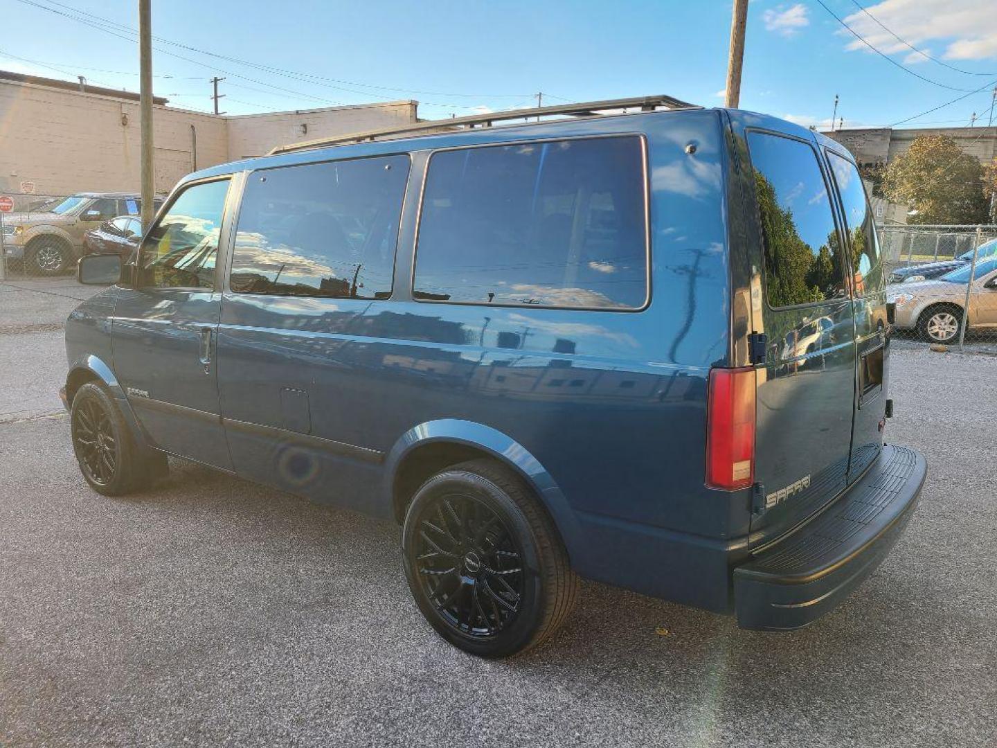 2001 BLUE GMC SAFARI XT (1GKDM19W11B) with an 4.3L engine, Automatic transmission, located at 117 North Cameron Street, Harrisburg, PA, 17101, (717) 963-8962, 40.267021, -76.875351 - WE FINANCE!!! Good Credit/ Bad Credit/ No Credit - ALL Trade-Ins Welcomed!!! ***Guaranteed Credit Approval*** APPLY ONLINE or CALL us TODAY ;) Please call us to discuss your cash and financing options. - Photo#2