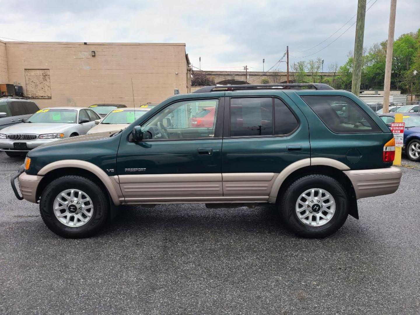 2001 GREEN HONDA PASSPORT EX (4S6DM58W914) with an 3.2L engine, Automatic transmission, located at 117 North Cameron Street, Harrisburg, PA, 17101, (717) 963-8962, 40.267021, -76.875351 - Photo#1
