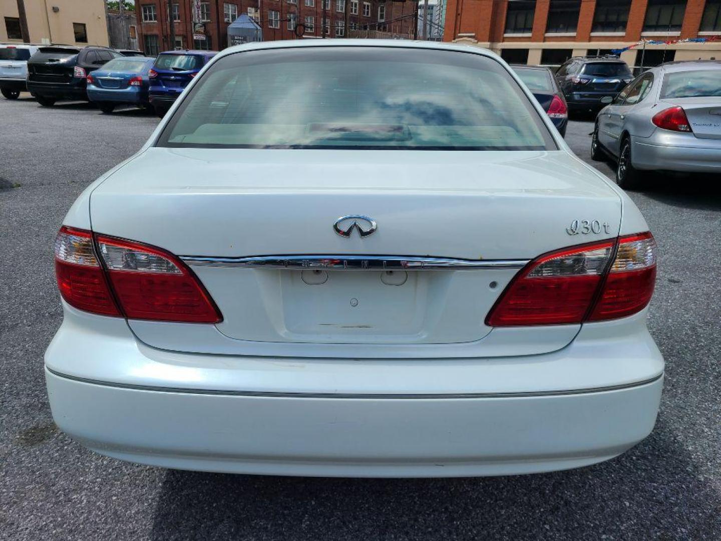 2001 WHITE INFINITI I30 SEDAN (JNKCA31AX1T) with an 3.0L engine, Automatic transmission, located at 117 North Cameron Street, Harrisburg, PA, 17101, (717) 963-8962, 40.267021, -76.875351 - WE FINANCE!!! Good Credit/ Bad Credit/ No Credit - ALL Trade-Ins Welcomed!!! ***Guaranteed Credit Approval*** APPLY ONLINE or CALL us TODAY ;) Internet Prices and Marketplace Prices are SPECIAL discounted ***CASH DEALS*** Retail Prices are higher. Please call us to discuss your cash and finan - Photo#3