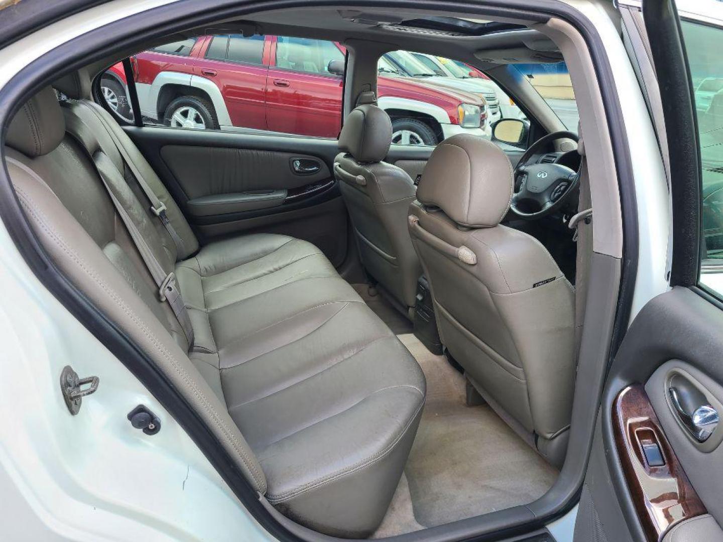 2001 WHITE INFINITI I30 SEDAN (JNKCA31AX1T) with an 3.0L engine, Automatic transmission, located at 117 North Cameron Street, Harrisburg, PA, 17101, (717) 963-8962, 40.267021, -76.875351 - WE FINANCE!!! Good Credit/ Bad Credit/ No Credit - ALL Trade-Ins Welcomed!!! ***Guaranteed Credit Approval*** APPLY ONLINE or CALL us TODAY ;) Internet Prices and Marketplace Prices are SPECIAL discounted ***CASH DEALS*** Retail Prices are higher. Please call us to discuss your cash and finan - Photo#8