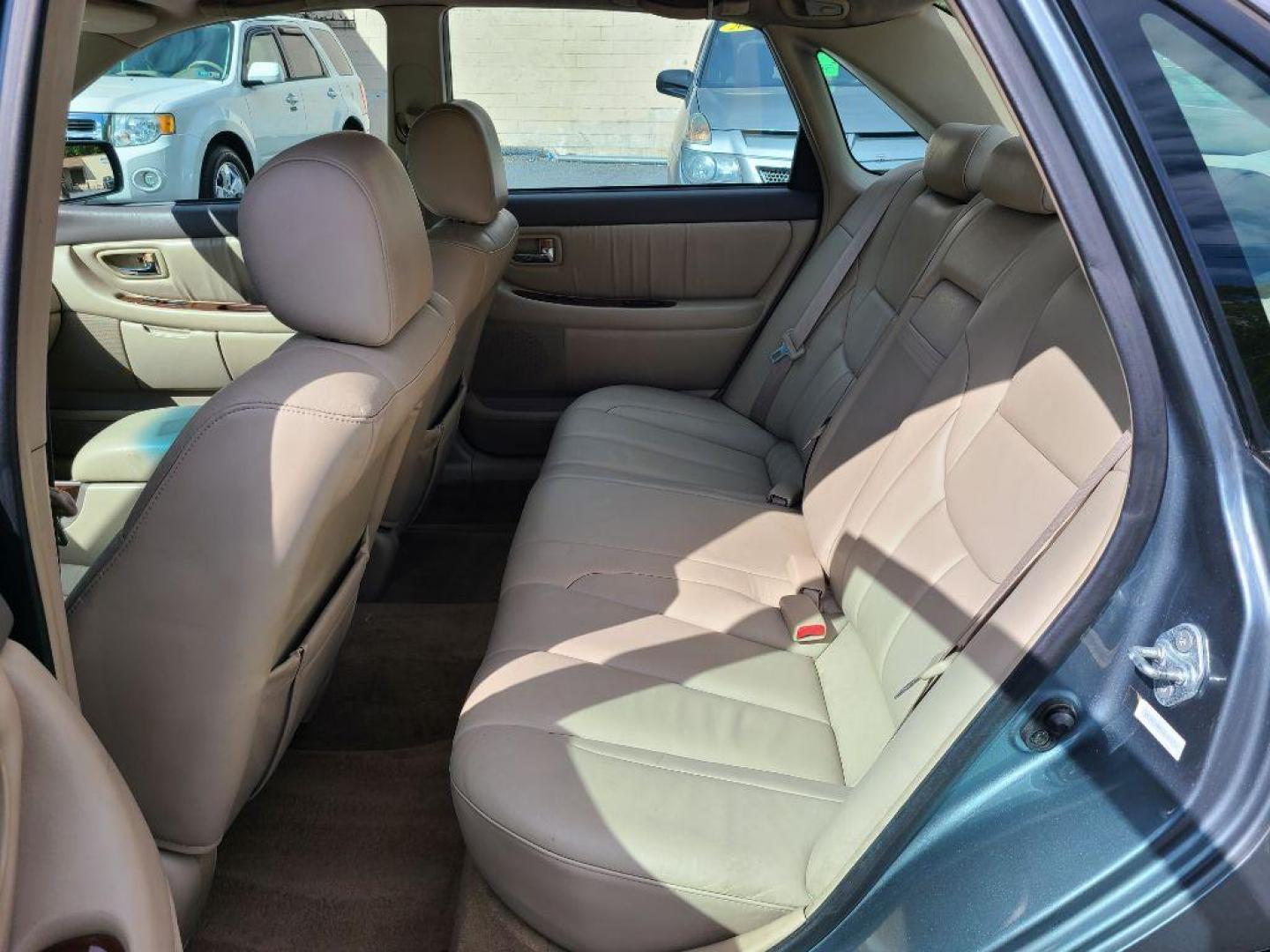 2001 GRAY TOYOTA AVALON XL (4T1BF28BX1U) with an 3.0L engine, Automatic transmission, located at 117 North Cameron Street, Harrisburg, PA, 17101, (717) 963-8962, 40.267021, -76.875351 - WE FINANCE!!! Good Credit/ Bad Credit/ No Credit - ALL Trade-Ins Welcomed!!! ***Guaranteed Credit Approval*** APPLY ONLINE or CALL us TODAY ;) Internet Prices and Marketplace Prices are SPECIAL discounted ***CASH DEALS*** Retail Prices are higher. Please call us to discuss your cash and finan - Photo#12