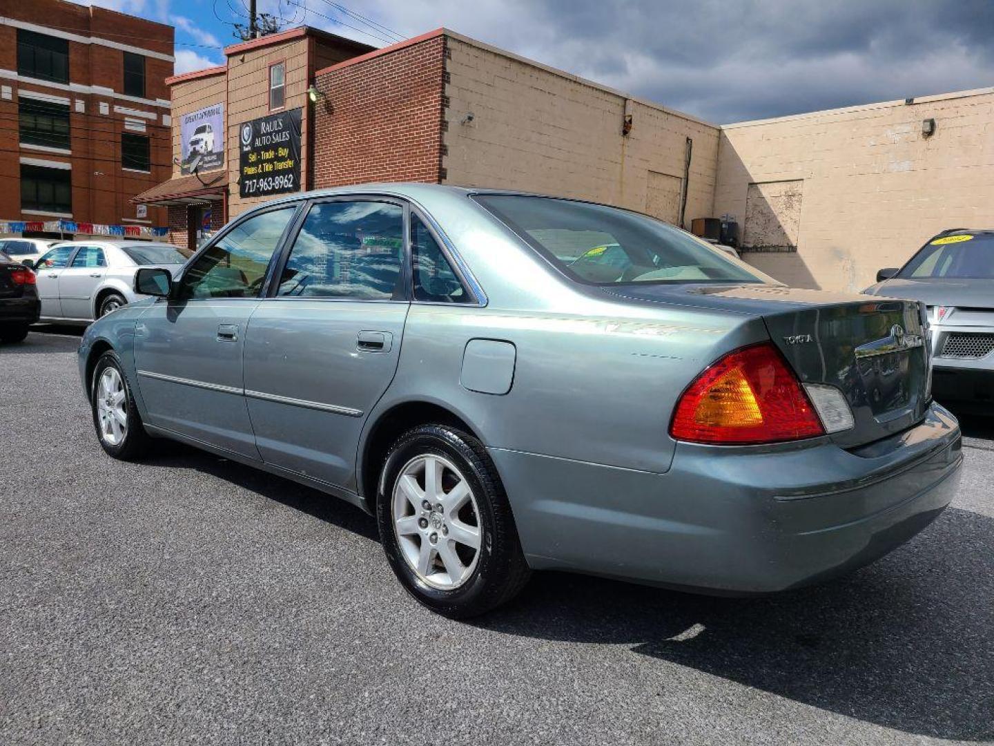 2001 GRAY TOYOTA AVALON XL (4T1BF28BX1U) with an 3.0L engine, Automatic transmission, located at 117 North Cameron Street, Harrisburg, PA, 17101, (717) 963-8962, 40.267021, -76.875351 - WE FINANCE!!! Good Credit/ Bad Credit/ No Credit - ALL Trade-Ins Welcomed!!! ***Guaranteed Credit Approval*** APPLY ONLINE or CALL us TODAY ;) Internet Prices and Marketplace Prices are SPECIAL discounted ***CASH DEALS*** Retail Prices are higher. Please call us to discuss your cash and finan - Photo#2