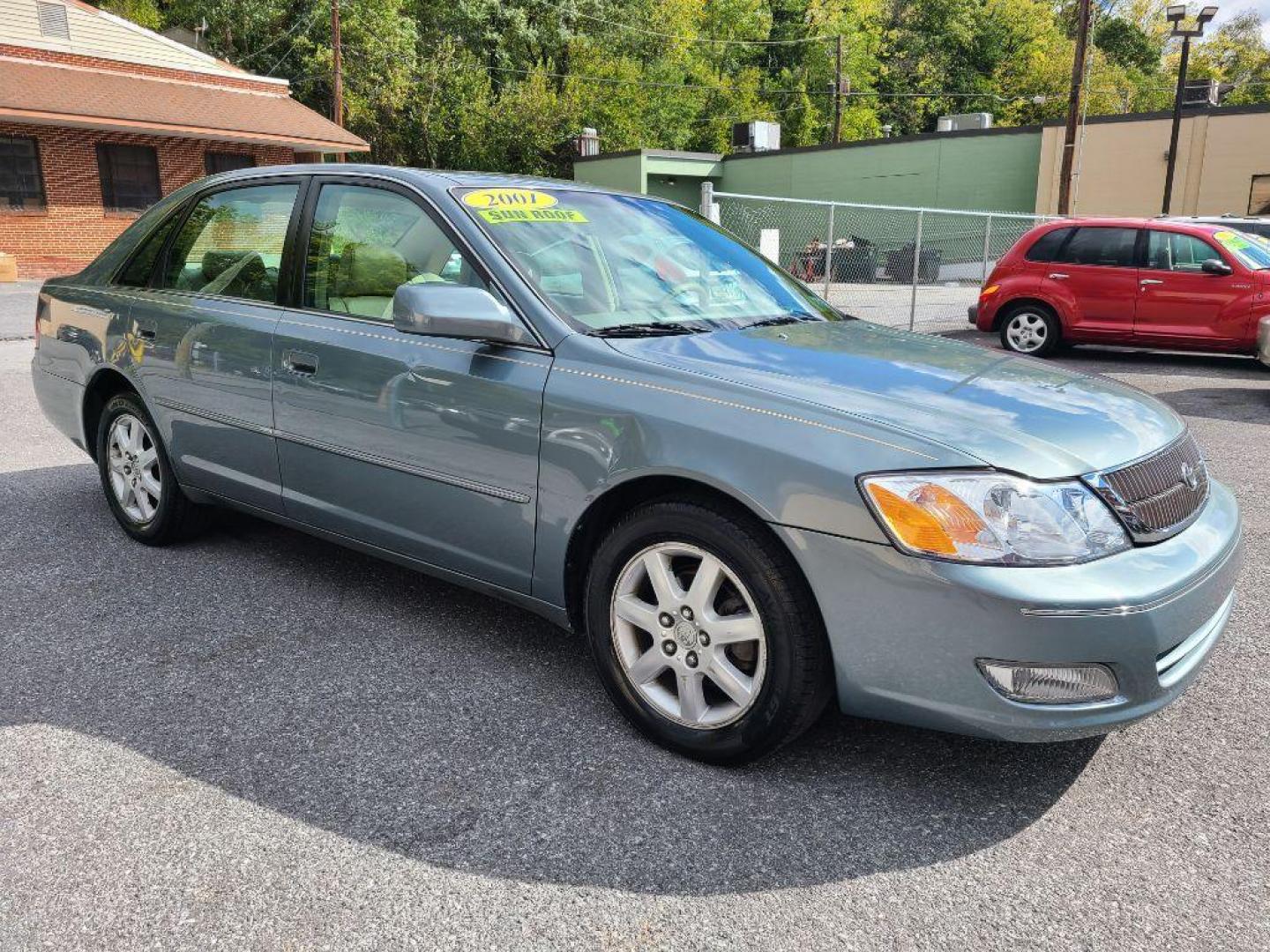 2001 GRAY TOYOTA AVALON XL (4T1BF28BX1U) with an 3.0L engine, Automatic transmission, located at 117 North Cameron Street, Harrisburg, PA, 17101, (717) 963-8962, 40.267021, -76.875351 - WE FINANCE!!! Good Credit/ Bad Credit/ No Credit - ALL Trade-Ins Welcomed!!! ***Guaranteed Credit Approval*** APPLY ONLINE or CALL us TODAY ;) Internet Prices and Marketplace Prices are SPECIAL discounted ***CASH DEALS*** Retail Prices are higher. Please call us to discuss your cash and finan - Photo#6