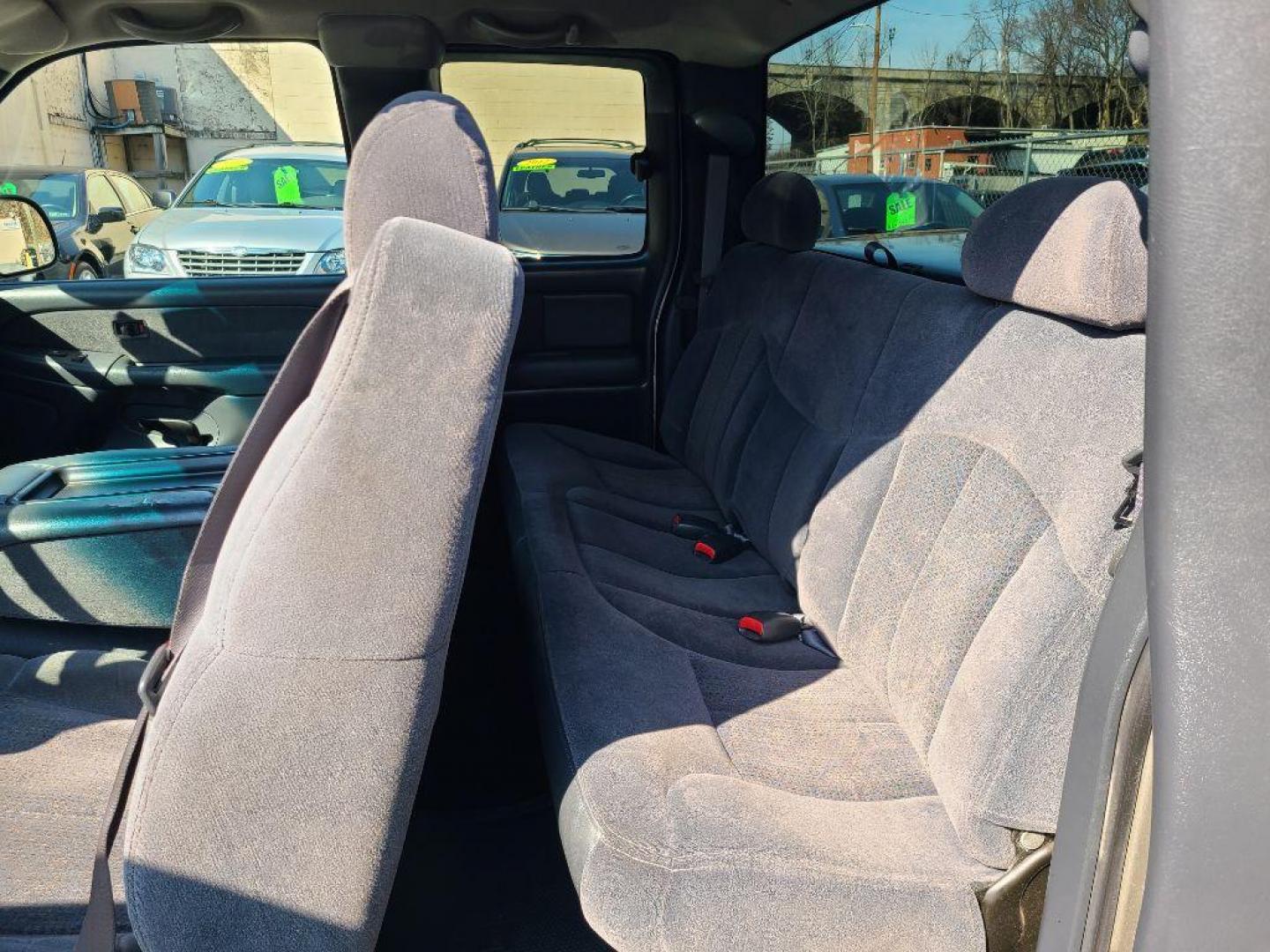 2002 TAN CHEVROLET SILVERADO 1500 LS EXT CAB (2GCEC19V221) with an 4.8L engine, Automatic transmission, located at 117 North Cameron Street, Harrisburg, PA, 17101, (717) 963-8962, 40.267021, -76.875351 - WE FINANCE!!! Good Credit/ Bad Credit/ No Credit - ALL Trade-Ins Welcomed!!! ***Guaranteed Credit Approval*** APPLY ONLINE or CALL us TODAY ;) Internet Prices and Marketplace Prices are SPECIAL discounted ***CASH DEALS*** Retail Prices are higher. Please call us to discuss your cash and finan - Photo#13