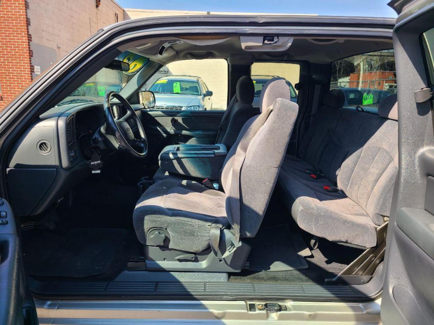 2002 TAN CHEVROLET SILVERADO 1500 LS EXT CAB (2GCEC19V221) with an 4.8L engine, Automatic transmission, located at 117 North Cameron Street, Harrisburg, PA, 17101, (717) 963-8962, 40.267021, -76.875351 - WE FINANCE!!! Good Credit/ Bad Credit/ No Credit - ALL Trade-Ins Welcomed!!! ***Guaranteed Credit Approval*** APPLY ONLINE or CALL us TODAY ;) Internet Prices and Marketplace Prices are SPECIAL discounted ***CASH DEALS*** Retail Prices are higher. Please call us to discuss your cash and finan - Photo#16