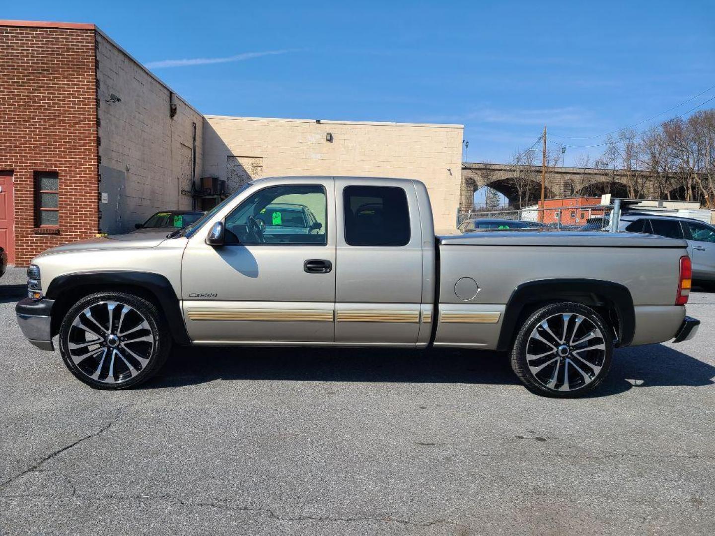 2002 TAN CHEVROLET SILVERADO 1500 LS EXT CAB (2GCEC19V221) with an 4.8L engine, Automatic transmission, located at 117 North Cameron Street, Harrisburg, PA, 17101, (717) 963-8962, 40.267021, -76.875351 - WE FINANCE!!! Good Credit/ Bad Credit/ No Credit - ALL Trade-Ins Welcomed!!! ***Guaranteed Credit Approval*** APPLY ONLINE or CALL us TODAY ;) Internet Prices and Marketplace Prices are SPECIAL discounted ***CASH DEALS*** Retail Prices are higher. Please call us to discuss your cash and finan - Photo#1