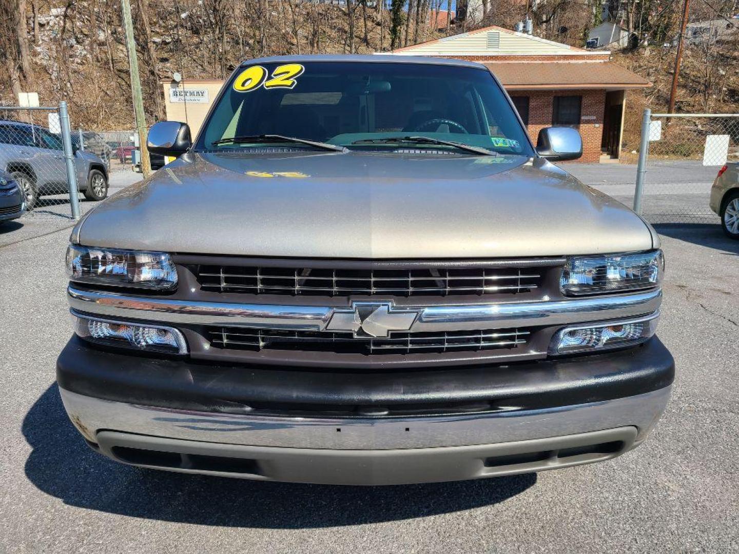 2002 TAN CHEVROLET SILVERADO 1500 LS EXT CAB (2GCEC19V221) with an 4.8L engine, Automatic transmission, located at 117 North Cameron Street, Harrisburg, PA, 17101, (717) 963-8962, 40.267021, -76.875351 - WE FINANCE!!! Good Credit/ Bad Credit/ No Credit - ALL Trade-Ins Welcomed!!! ***Guaranteed Credit Approval*** APPLY ONLINE or CALL us TODAY ;) Internet Prices and Marketplace Prices are SPECIAL discounted ***CASH DEALS*** Retail Prices are higher. Please call us to discuss your cash and finan - Photo#7