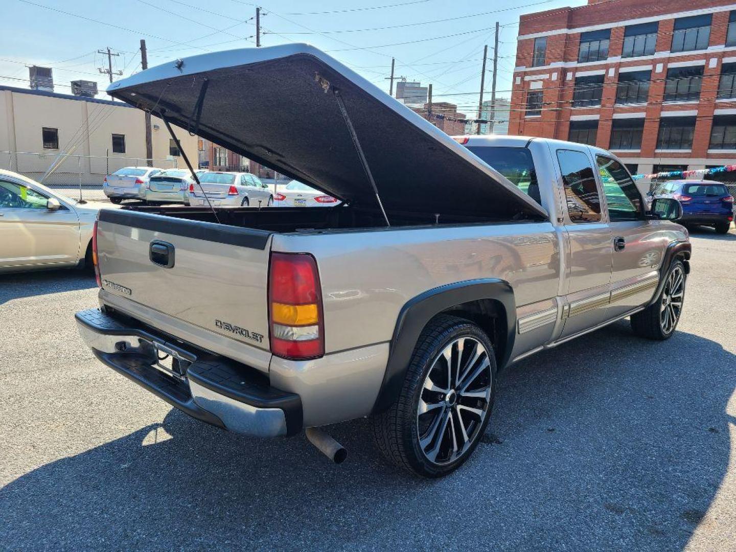 2002 TAN CHEVROLET SILVERADO 1500 LS EXT CAB (2GCEC19V221) with an 4.8L engine, Automatic transmission, located at 117 North Cameron Street, Harrisburg, PA, 17101, (717) 963-8962, 40.267021, -76.875351 - WE FINANCE!!! Good Credit/ Bad Credit/ No Credit - ALL Trade-Ins Welcomed!!! ***Guaranteed Credit Approval*** APPLY ONLINE or CALL us TODAY ;) Internet Prices and Marketplace Prices are SPECIAL discounted ***CASH DEALS*** Retail Prices are higher. Please call us to discuss your cash and finan - Photo#8